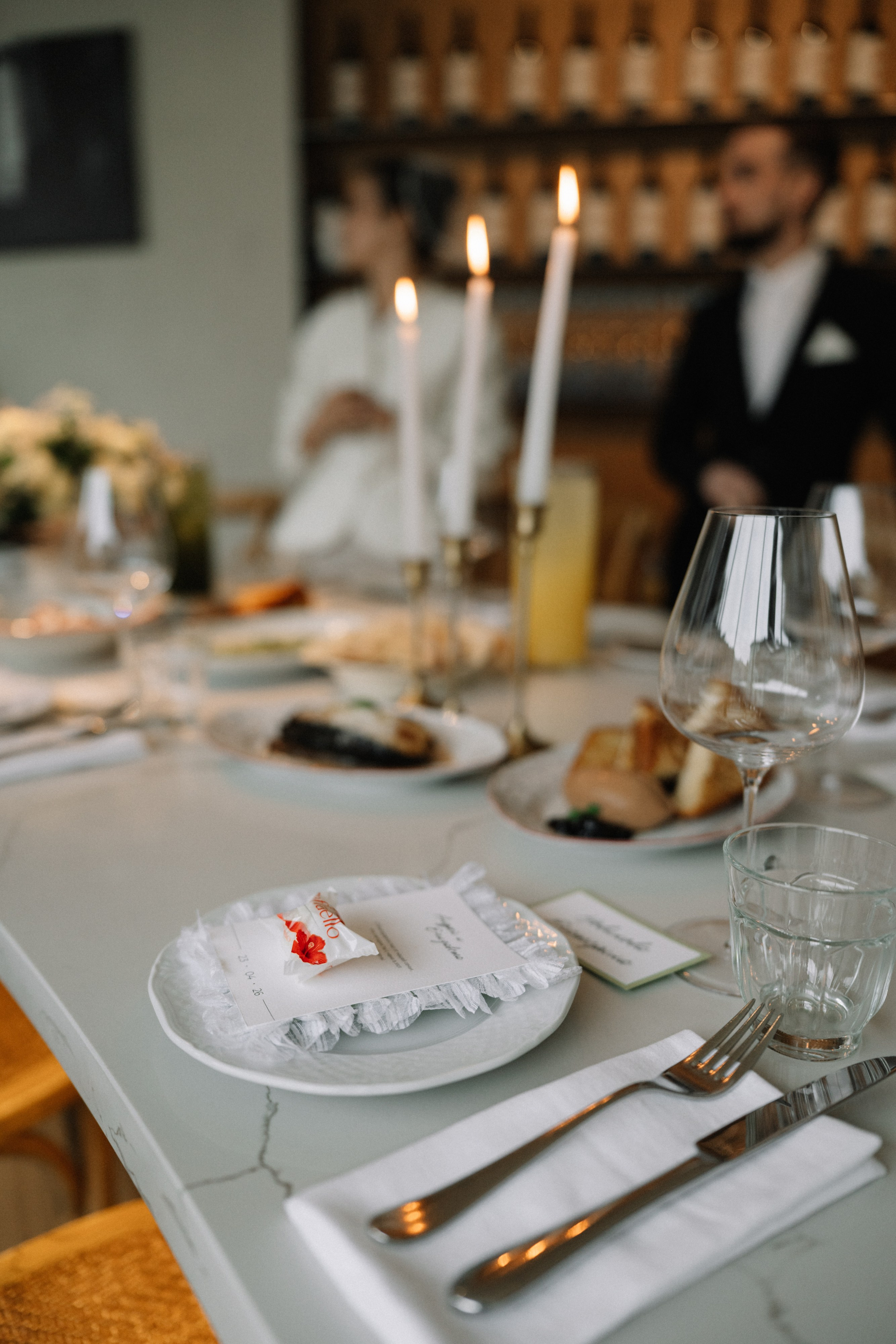 Свадебная фотосессия в Апреле в Петербурге. Свадебный фотограф Александр Невский в Санкт-Петербурге