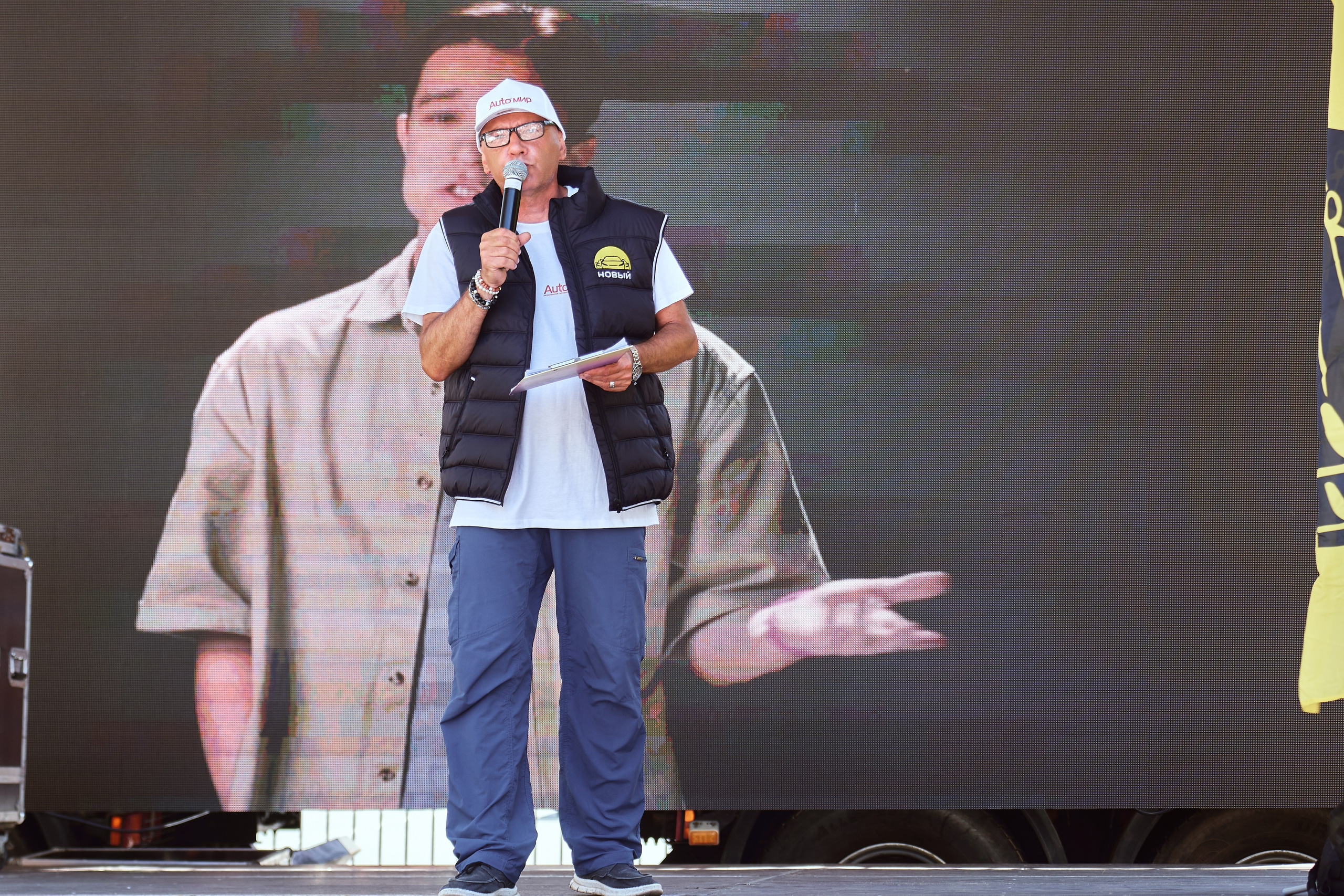 «Auto-салон 2025». Фотограф во Владивостоке