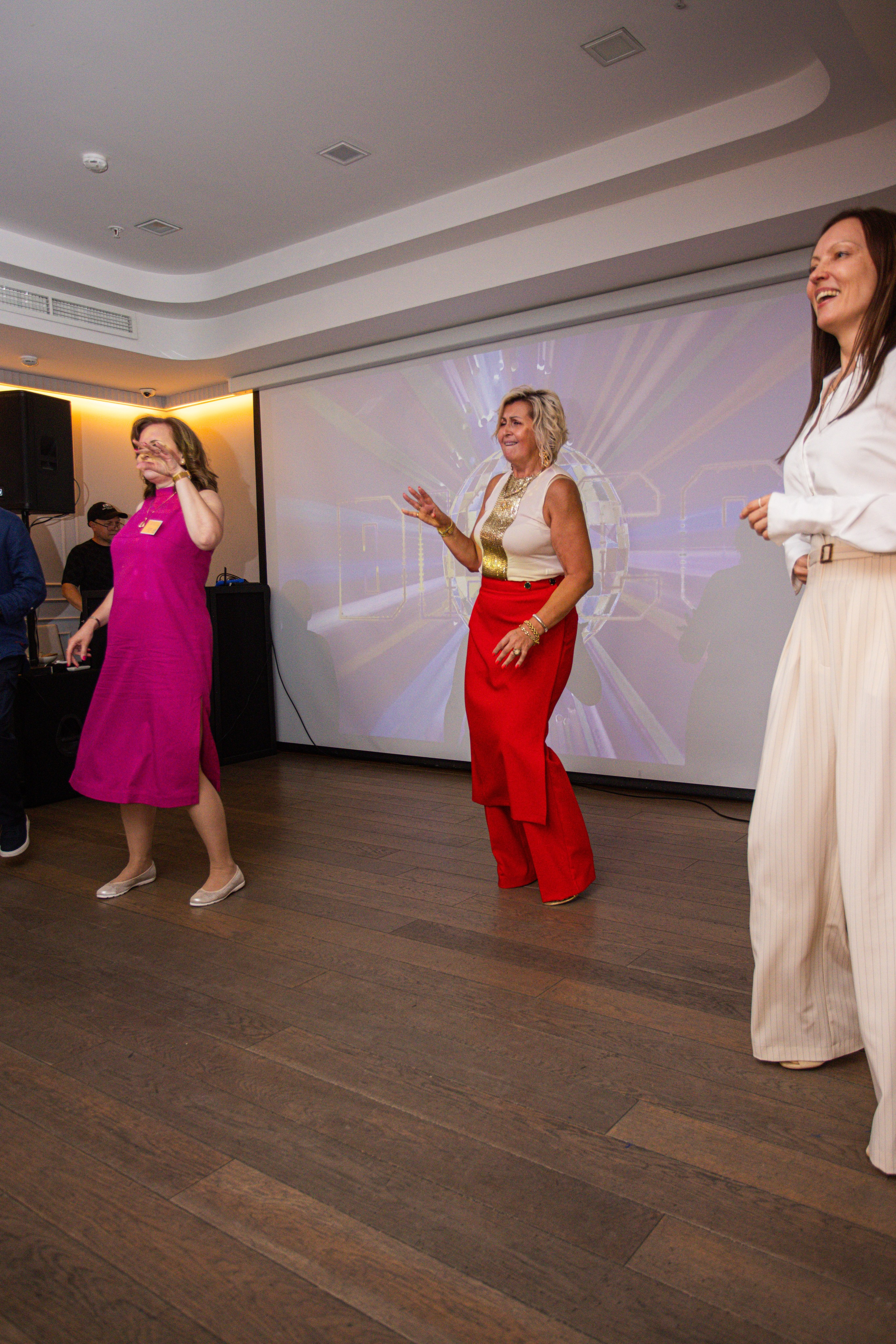 Встреча выпускников. Стоматологи СПб. Семейный фотограф в Вышнем Волочке — Ульяна Иванова | Фотосессии для всей семьи