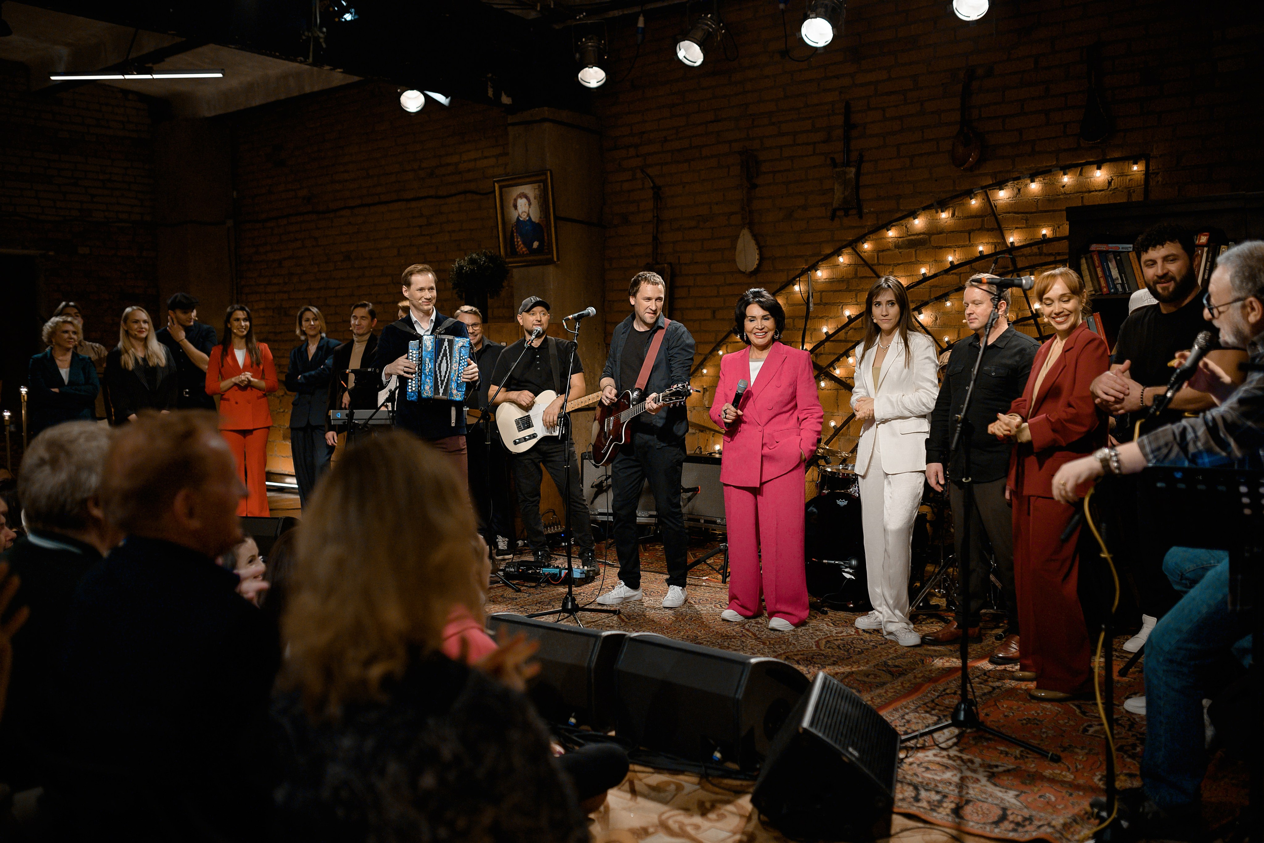 КВАРТИРНИК У МАРГУЛИСА. РЕПОРТАЖНЫЙ И БИЗНЕС ФОТОГРАФ В МОСКВЕ, ЕГОР НИКОЛАЕВ