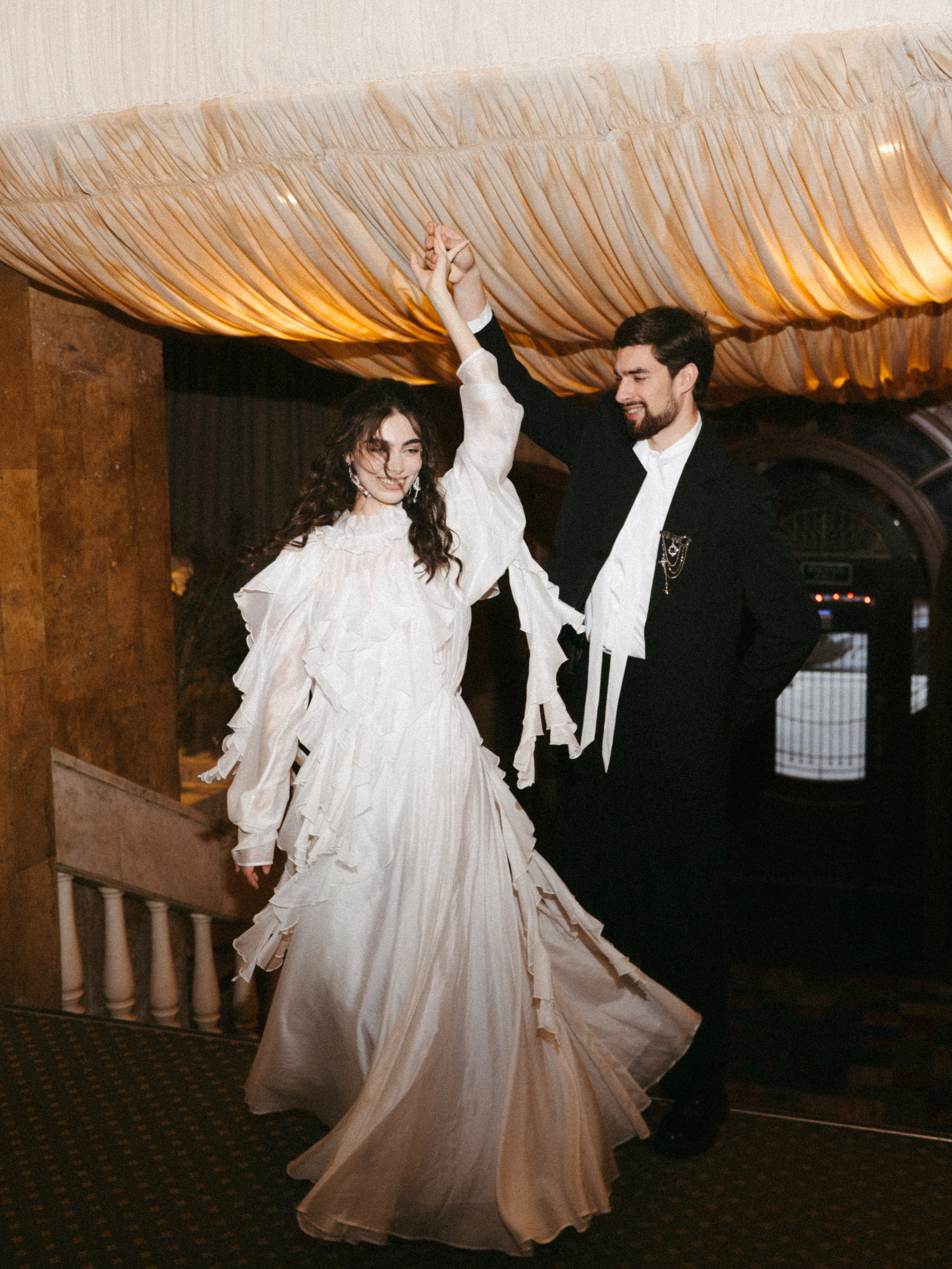 Тимур и Гала | Marco Polo hotel white. Фотограф Вероника Балабанова, Москва