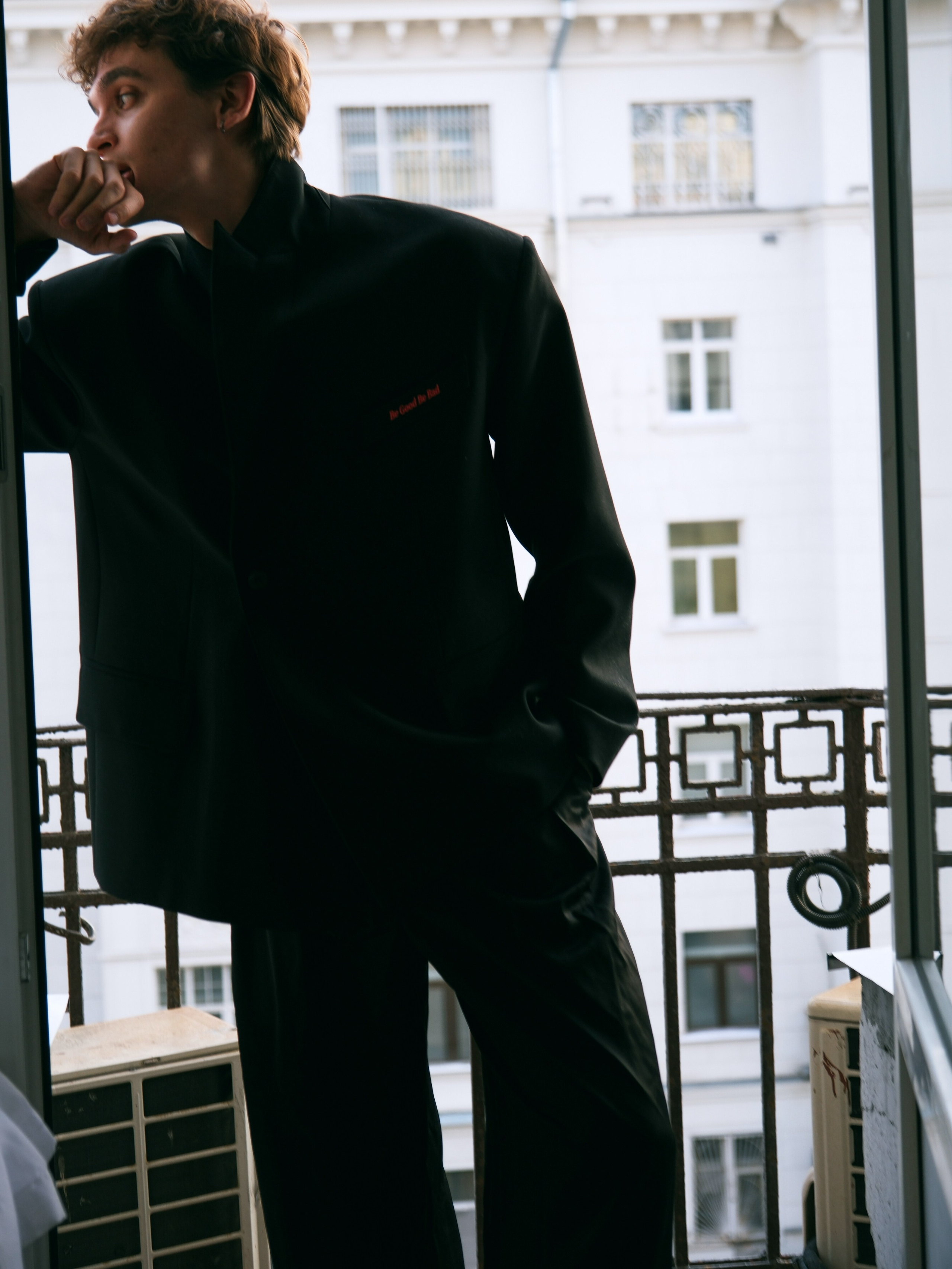 89233. Главная