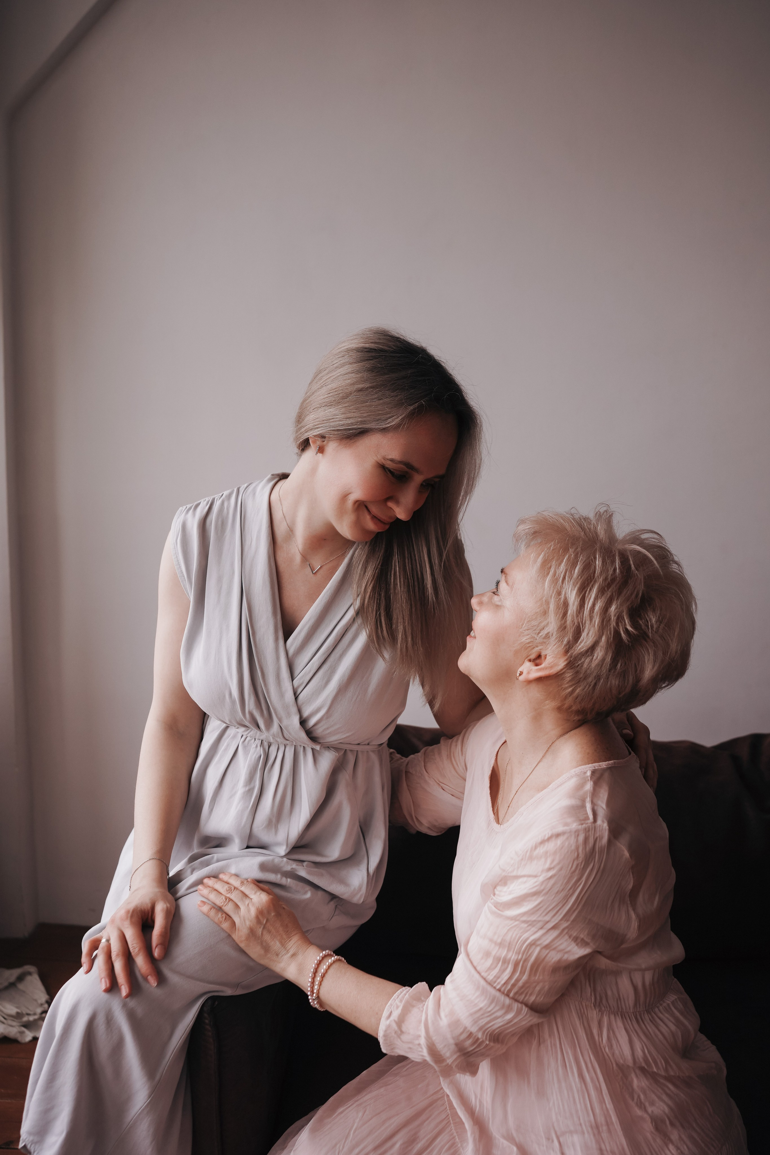 Фотодень Мамы 2026. Фотограф Новорожденных в Москве. Семейные истории в стиле LIFE