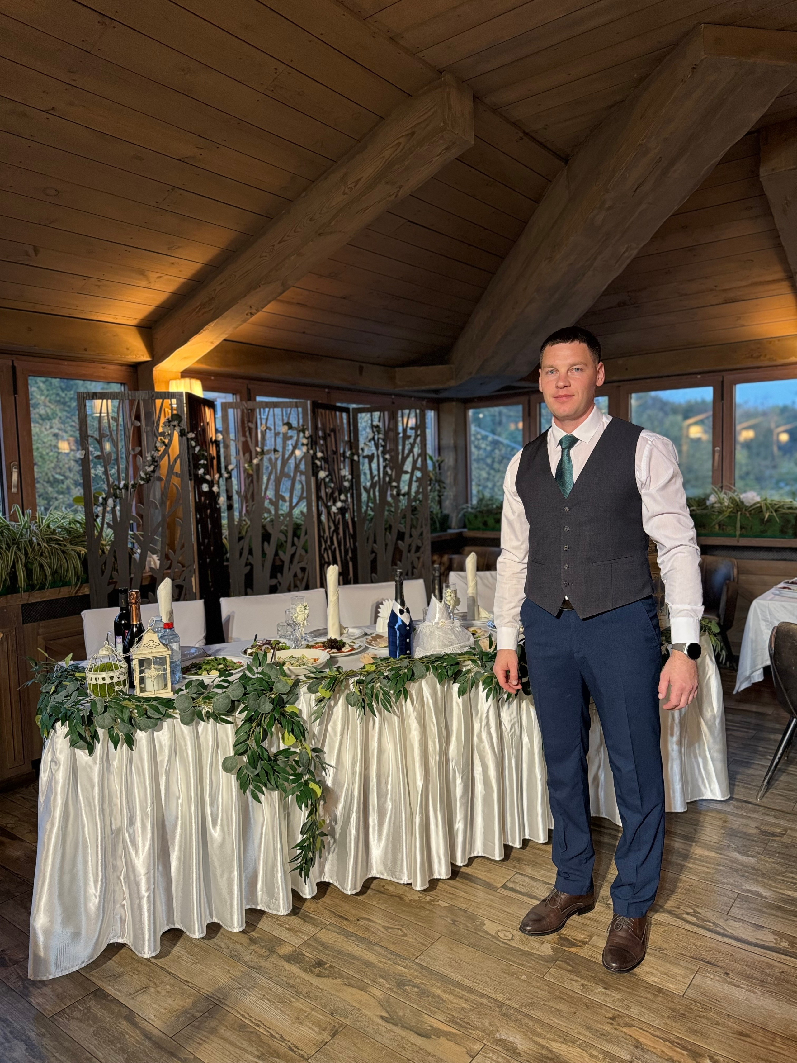 Фото. Ведущий и Вокалист Александр Узунов в Москве и Московской области