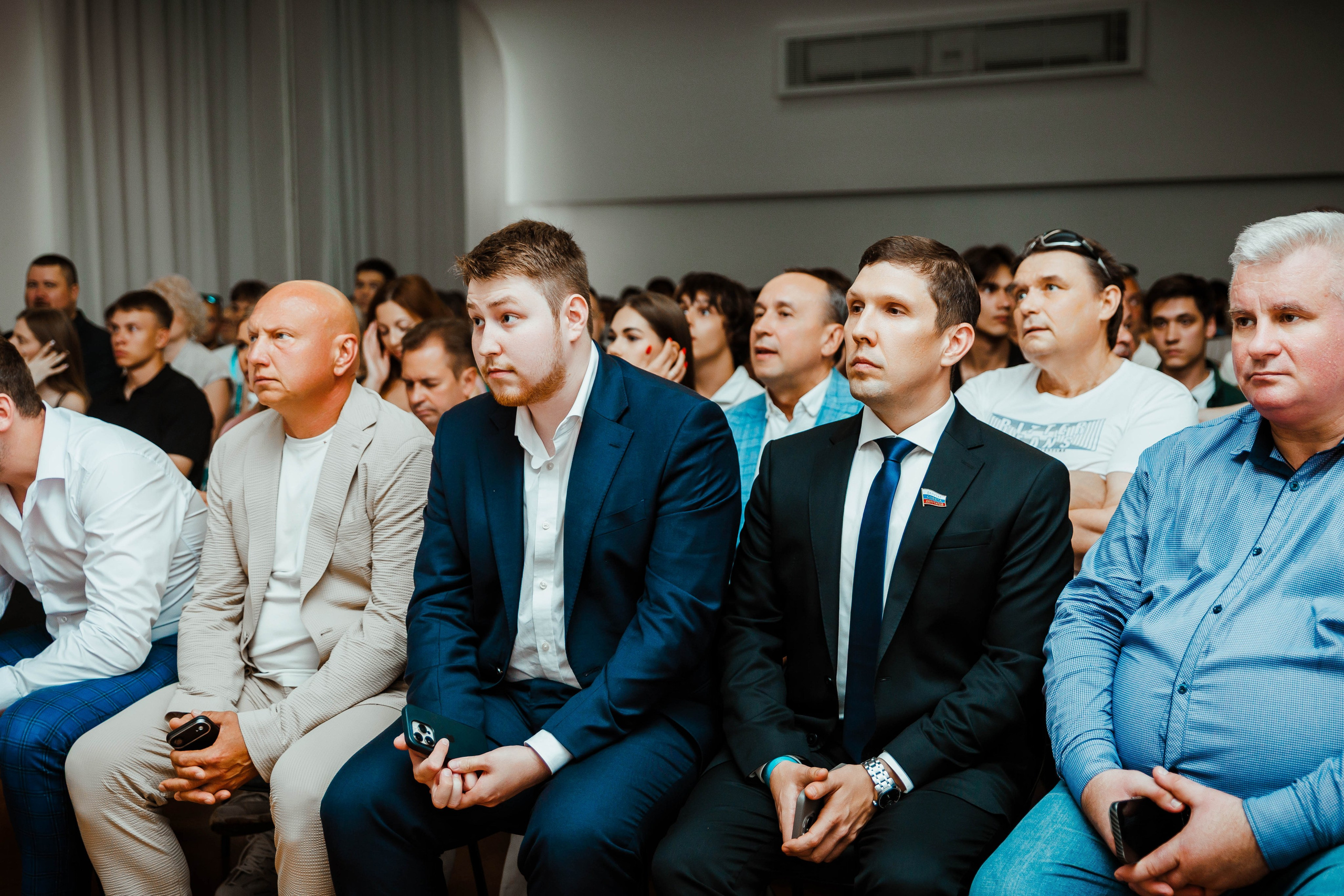 НОВЫЕ ЛЮДИ | ОБЩЕЕ СОБРАНИЕ НИЖЕГОРОДСКОГО ОТДЕЛЕНИЯ ПАРТИИ. СВАДЕБНЫЙ | РЕПОРТАЖНЫЙ ФОТОГРАФ НИЖНИЙ НОВГОРОД Игнатьева Виктория