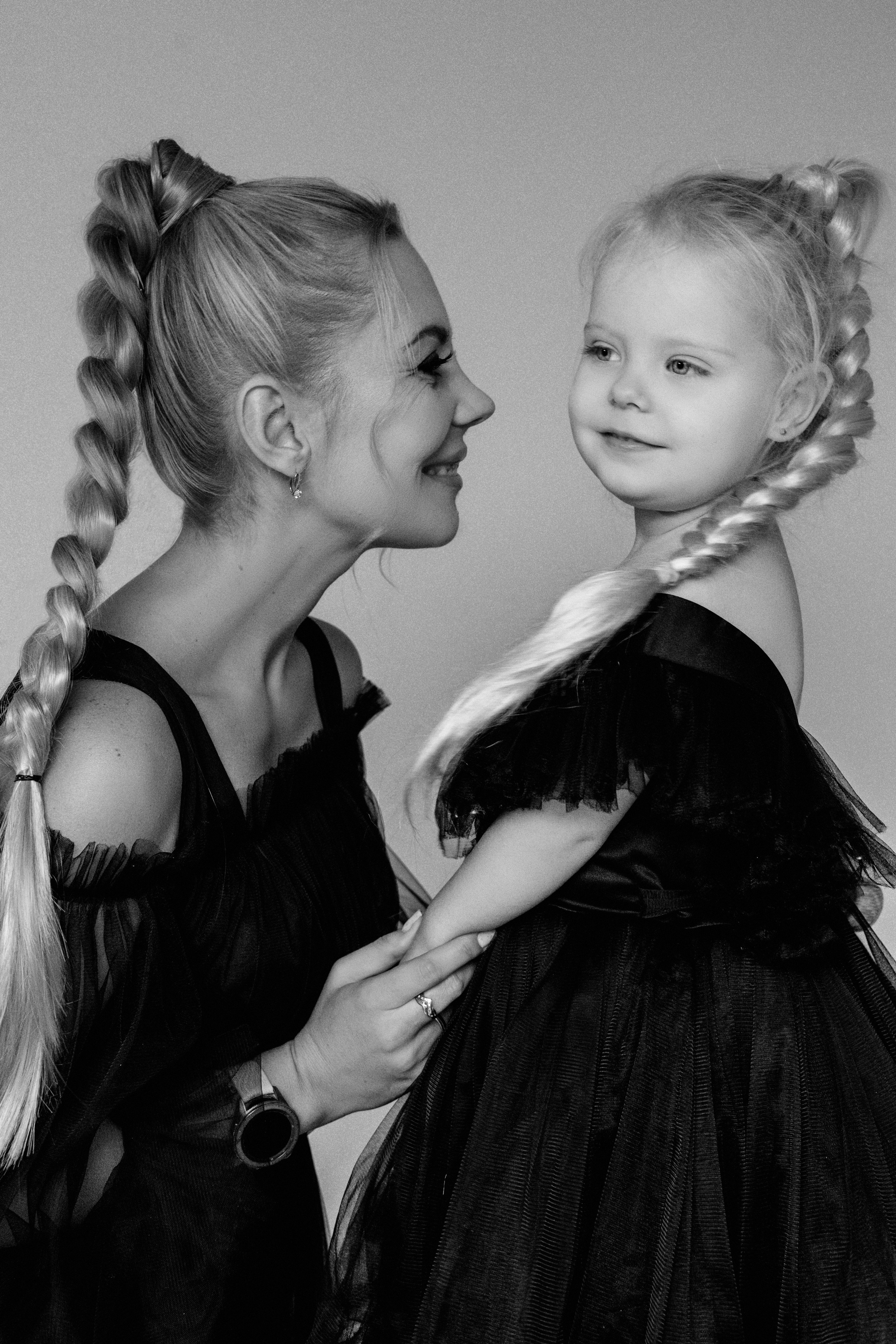 Магия семейных кадров в уютной студии. Ваш семейный фотограф в Минске — Вика Трегубова