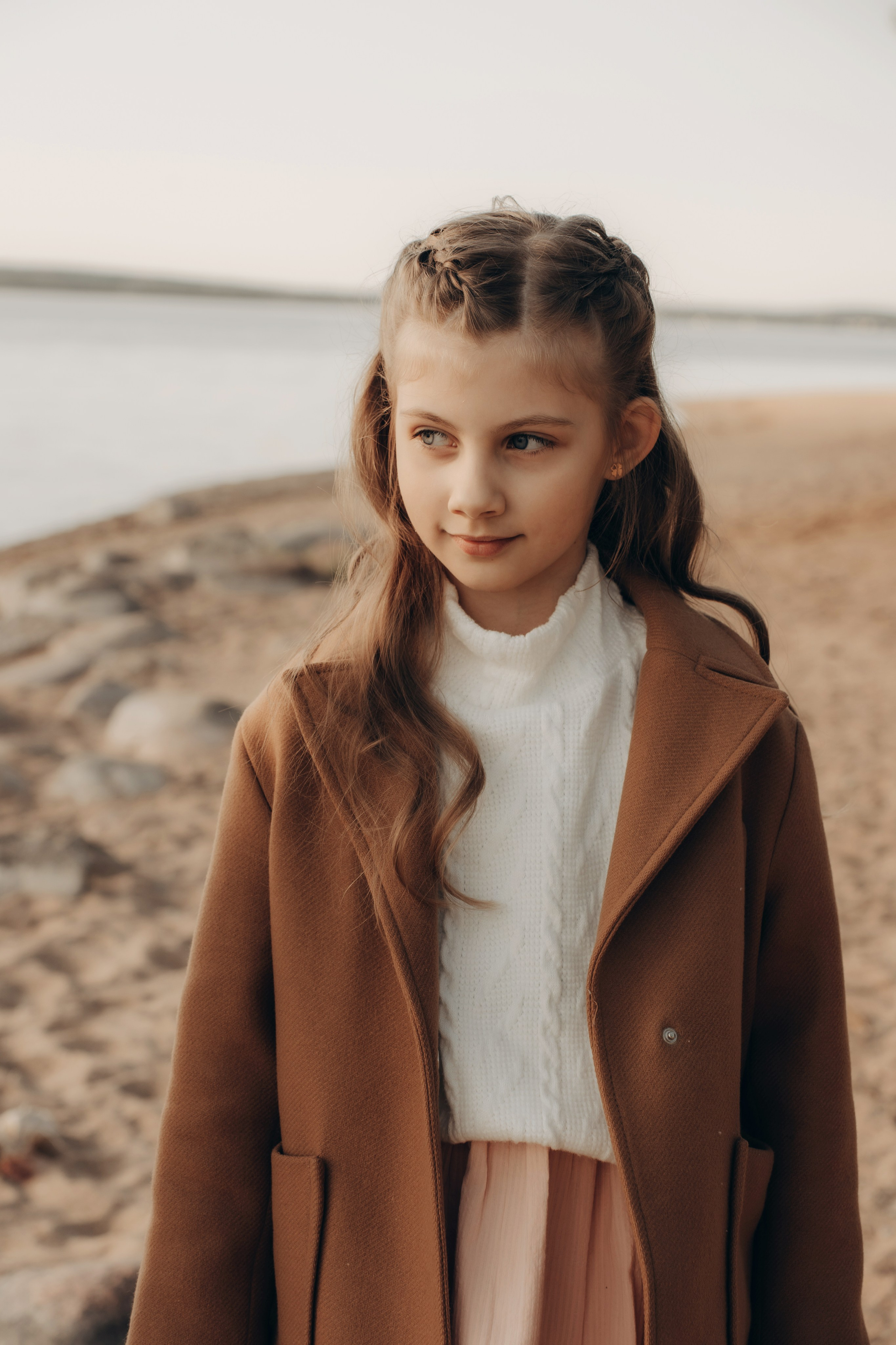 Весеннее тепло семьи на берегу Минского моря. Ваш семейный фотограф в Минске — Вика Трегубова