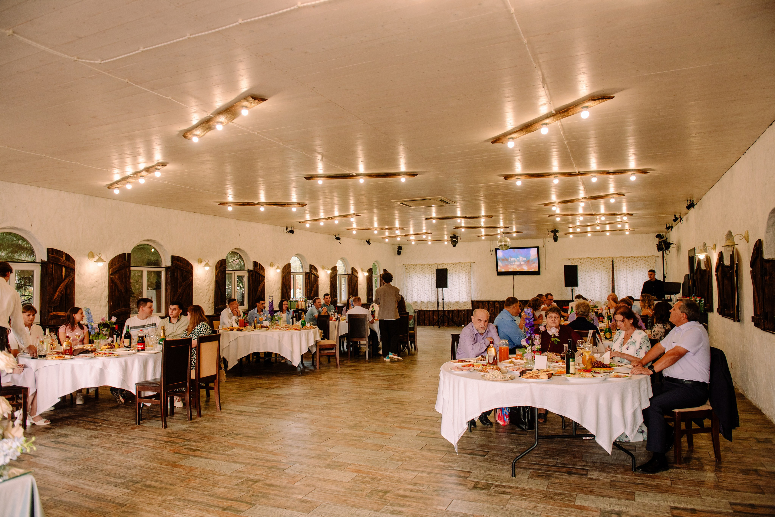 Юля и Саша — душевный банкет. Семейный и свадебный фотограф в Рязани Лиза Голованова