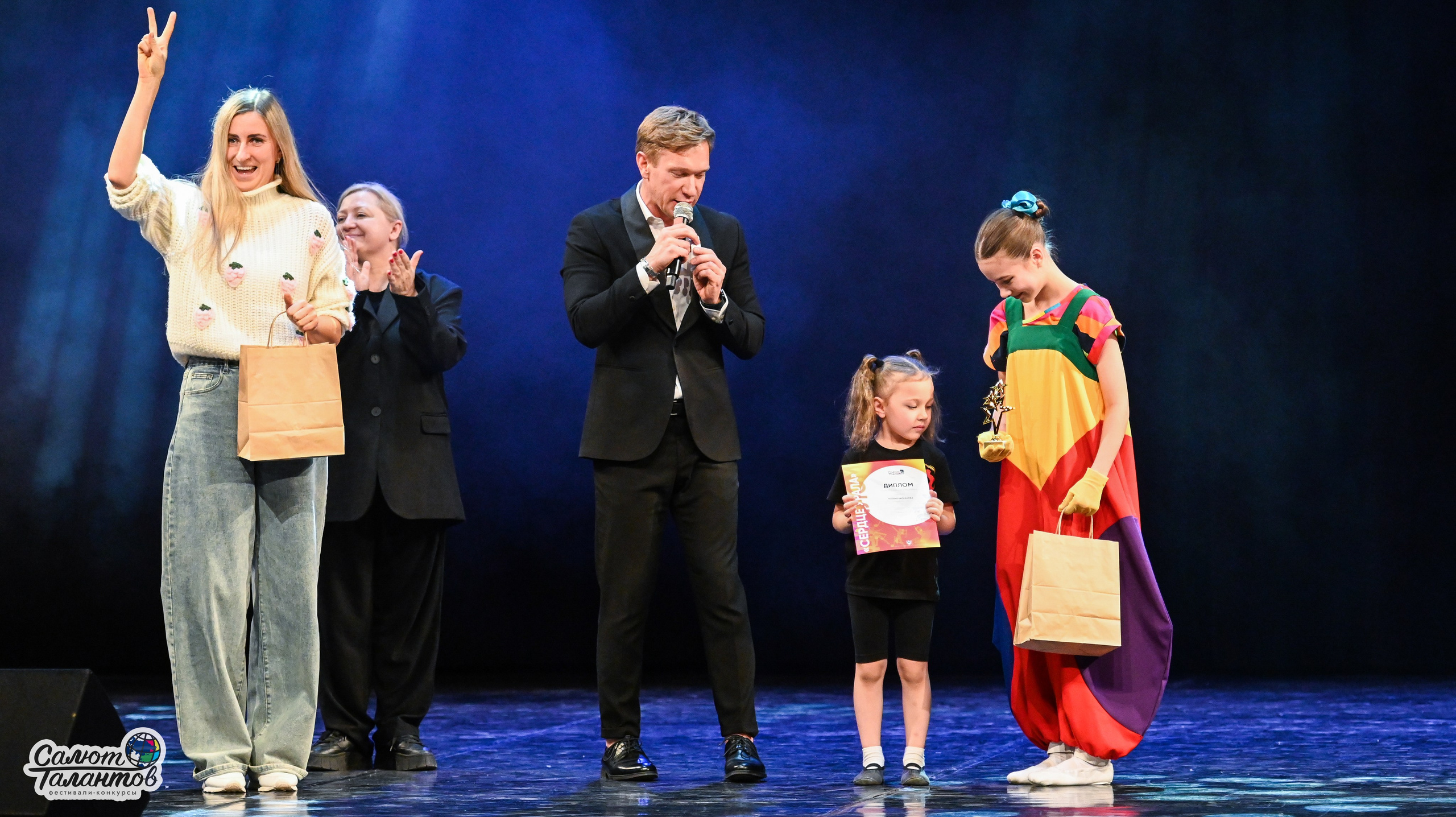 31.10.2024 6-й Международный Творческий Фестиваль-Конкурс «СЕРДЦЕ УРАЛА» г. Екб. Медиастудия Фото Концепт