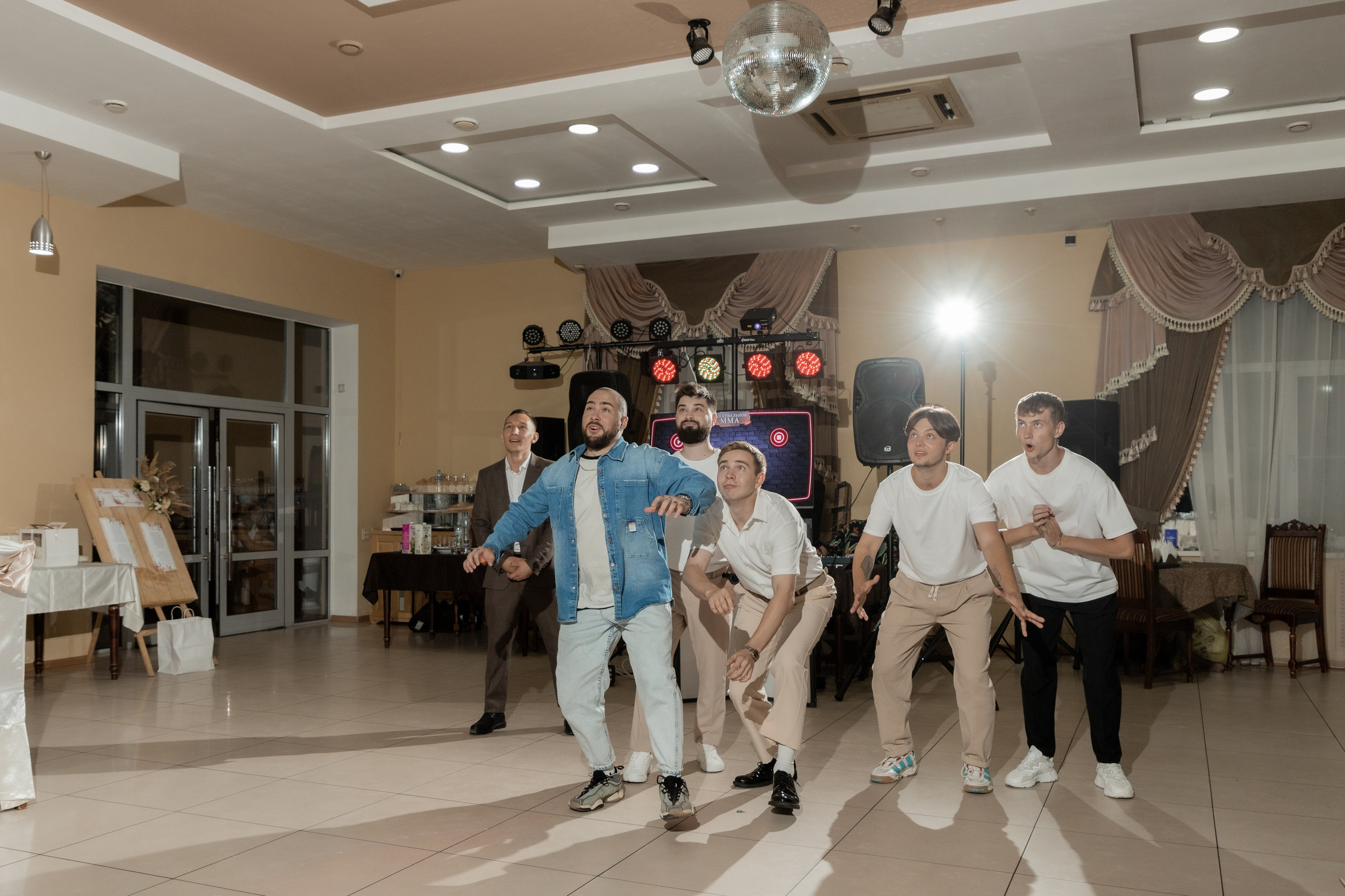 Роман и Александра (банкет). Свадебный фотограф Ангелина Сунгатулина | Саратов | Балаково | Вольск