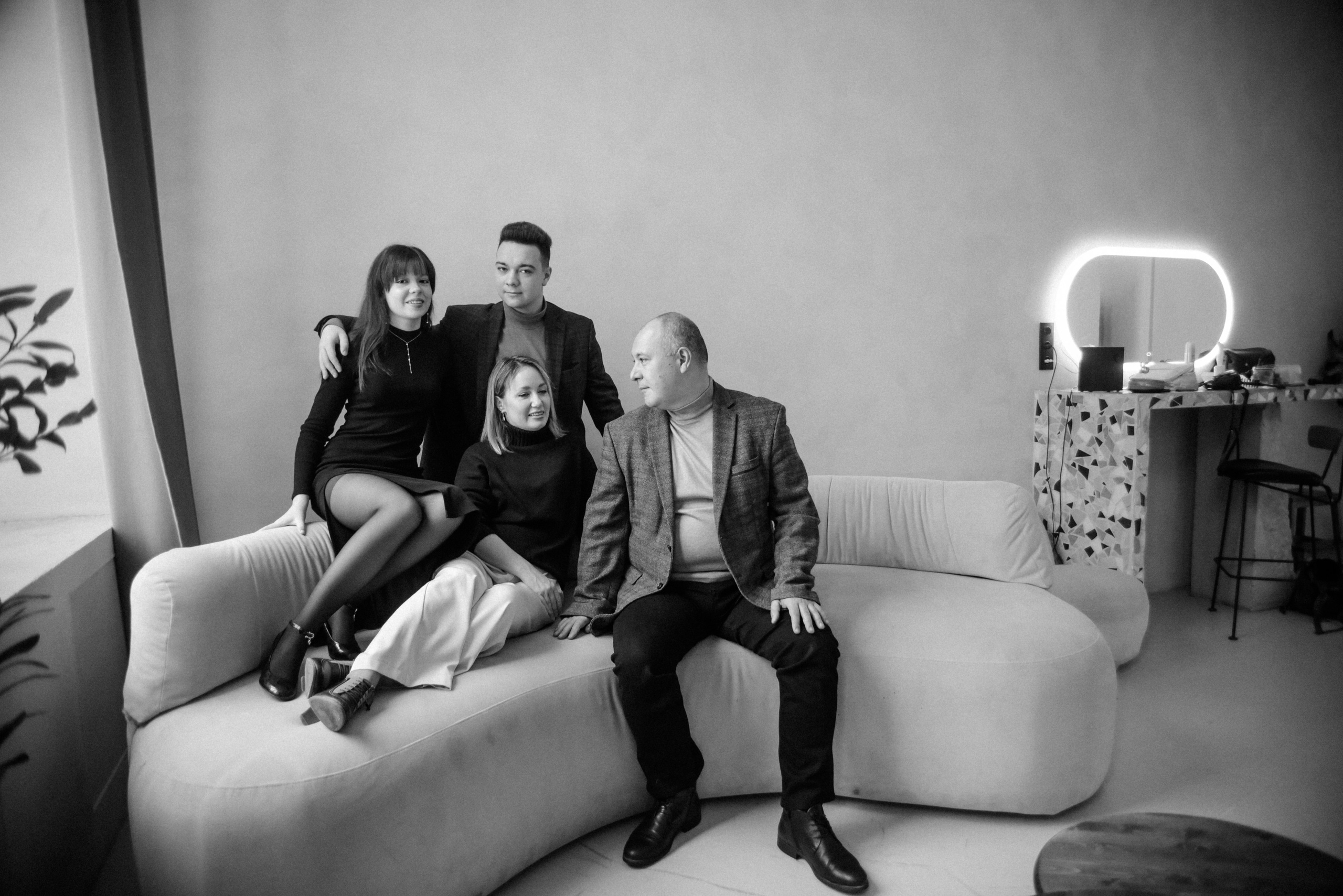 Молодые родители и взрослые дети. Фотограф Лола Волна, город Москва