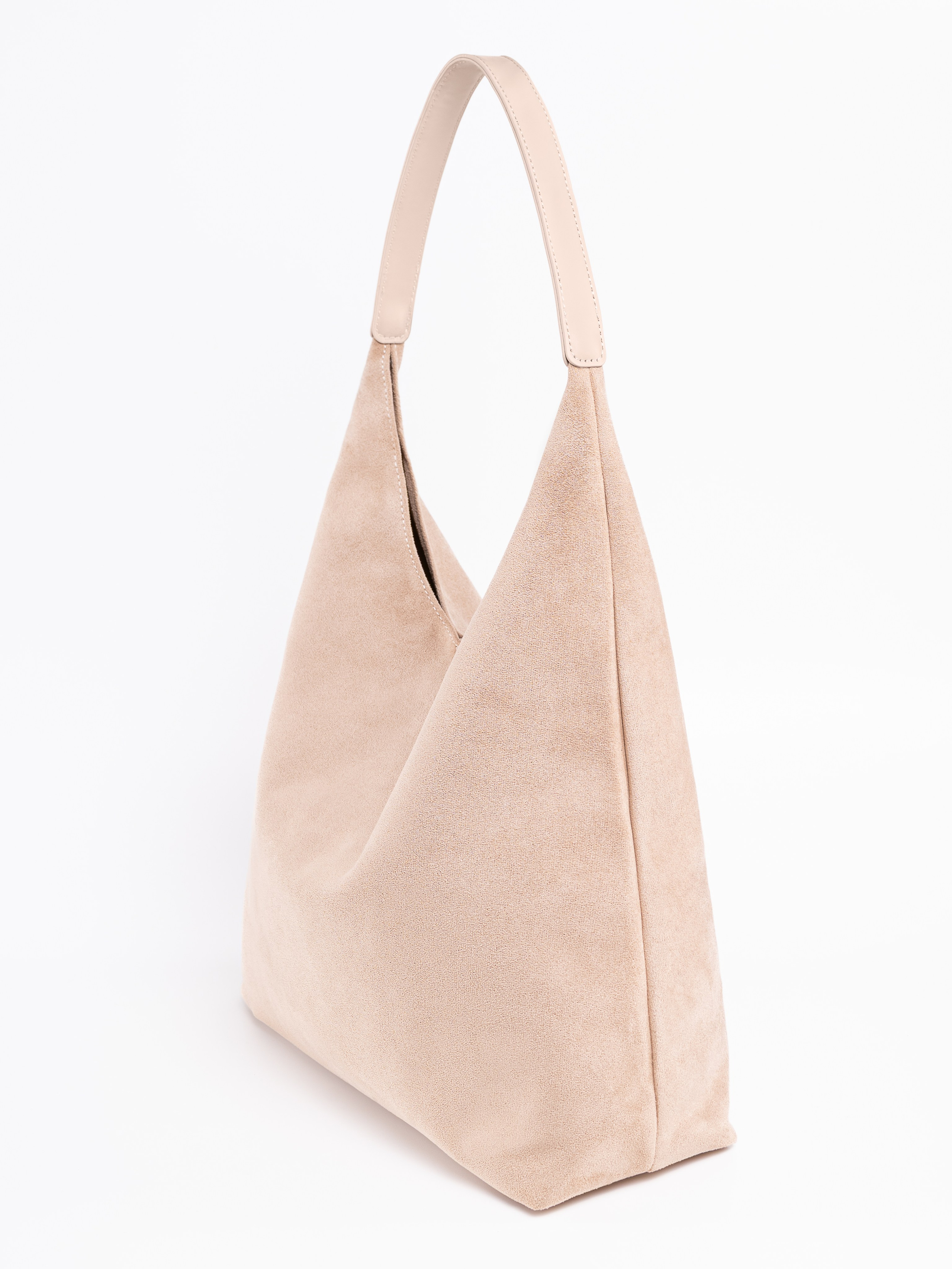 Q Шопперы замшевые предметка серия 3. Предметный фотограф, фото для маркетплейсов Пятигорск, КМВ