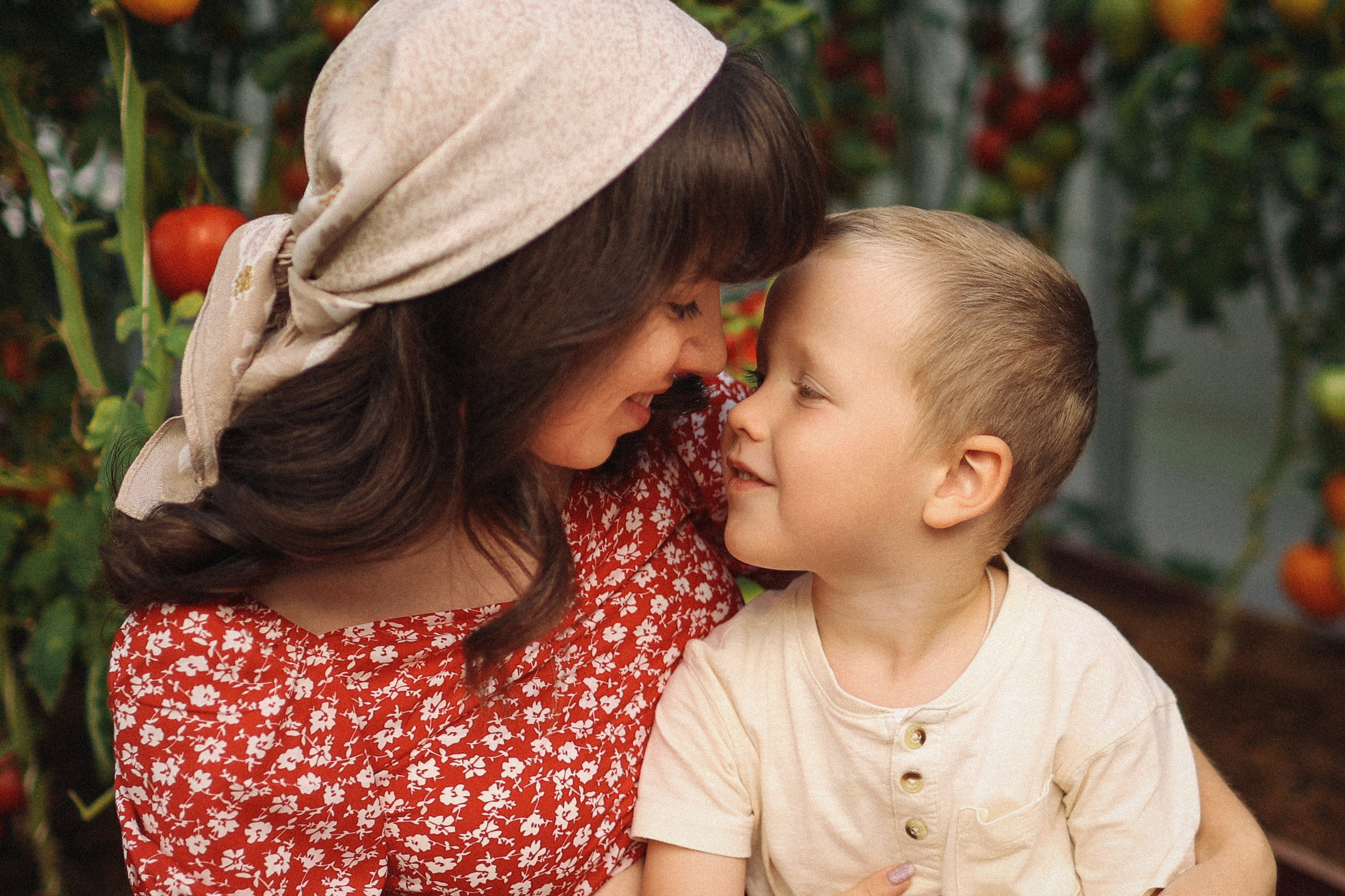 Помидорки Света и Мишенька. Фотограф Владимир Москва
