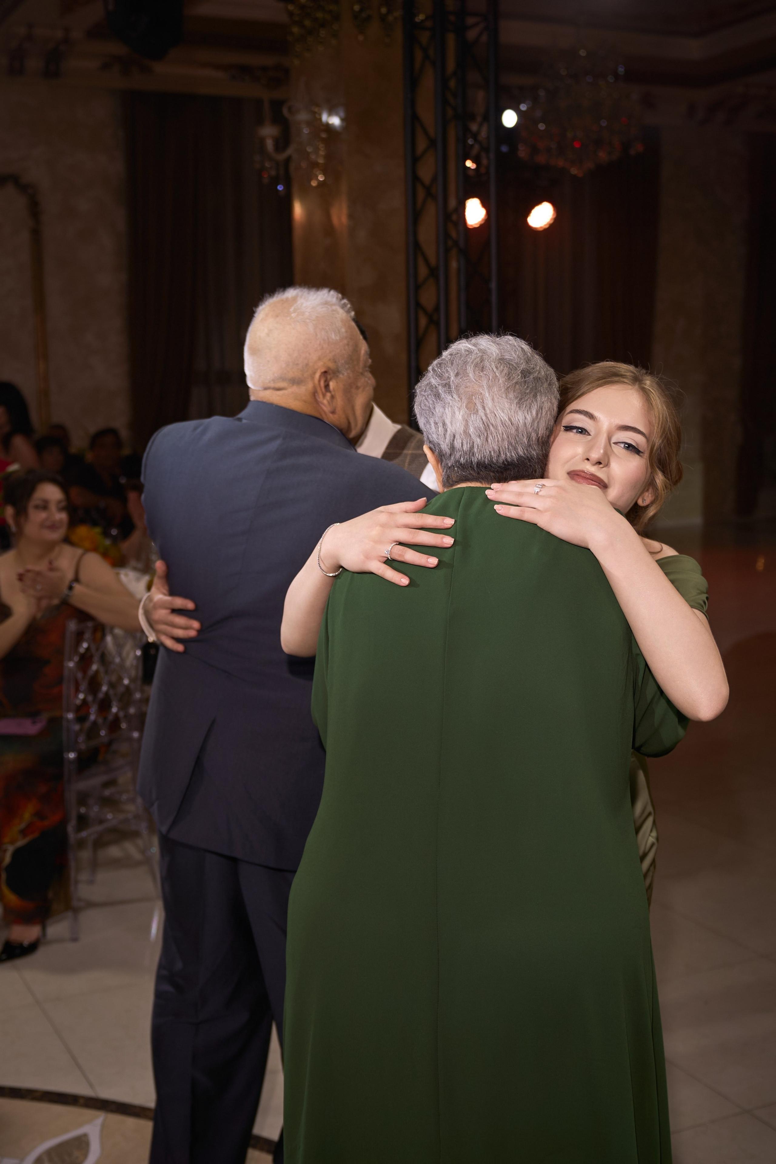 Красивое и чувственное сватовство Рафаэля & Алины в GOLDEN PALACE от ТВИНС СТУДИО. ТВИНС СТУДИО — лучшие свадебные фотографы и видеографы в Краснодаре