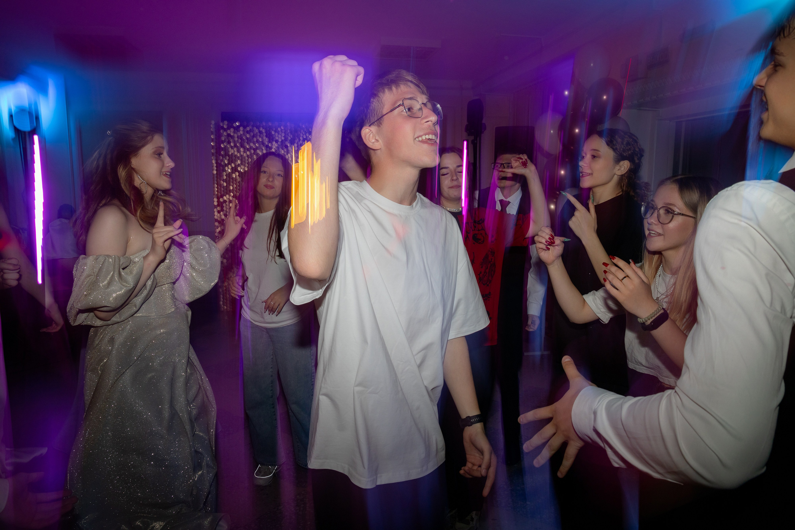 Школьный выпускной 2024 год в Соколе (Минск). Свадебный фотограф в Минске/Беларуси Сергей Спиридонов