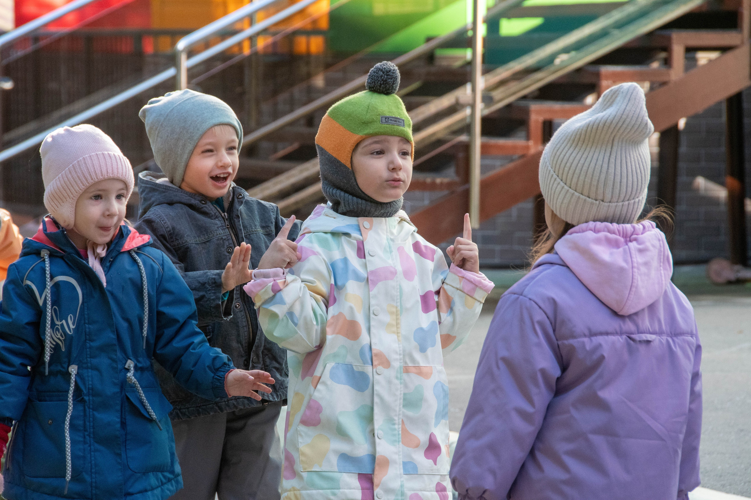2023 г. День дошкольного работника и прогулка. Репортажный и детский фотограф в Новосибирске