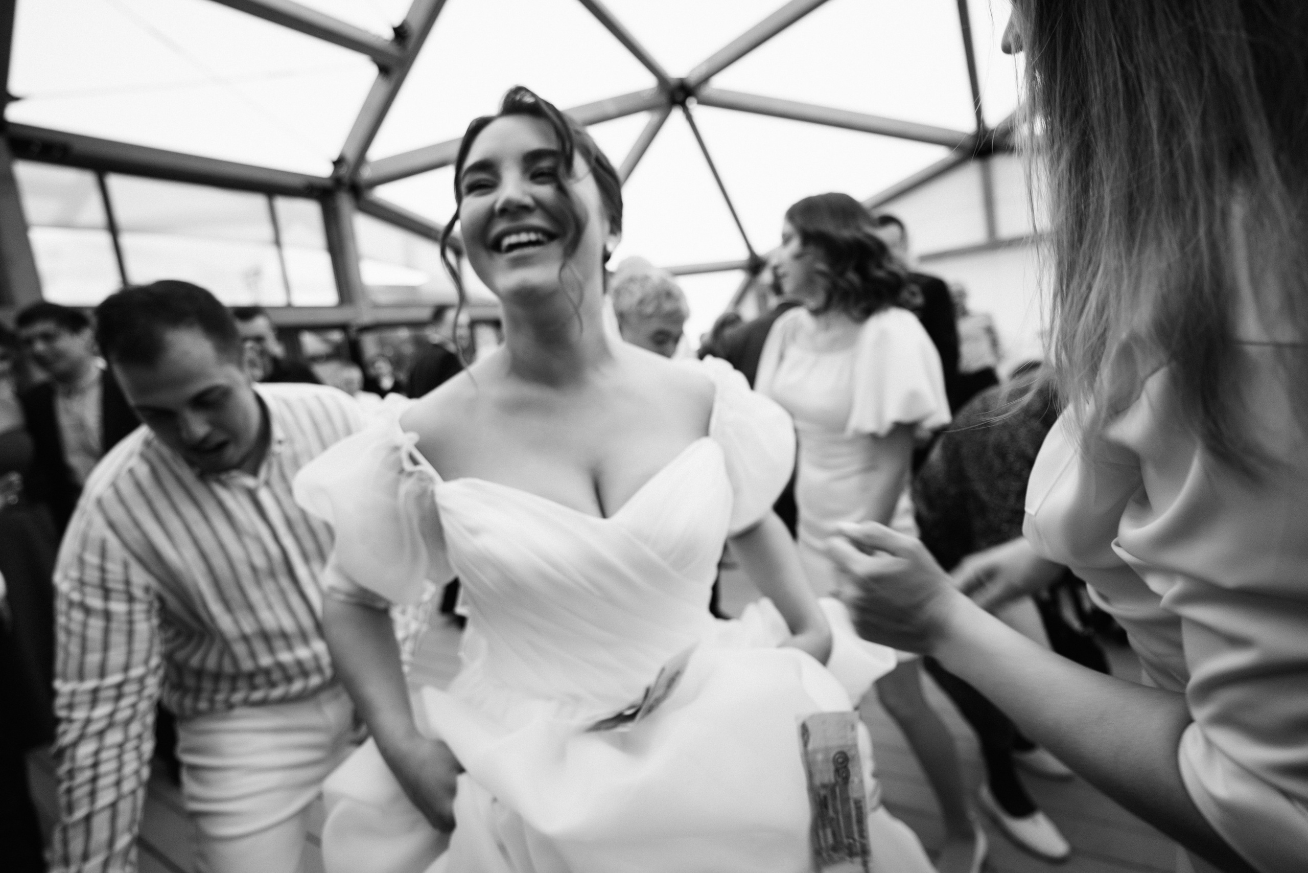 Свадебная фотосессия Радика и Дианы — Уфа, Nesterov Plaza, ЖК Империал, Президент Отель, шатёр М5