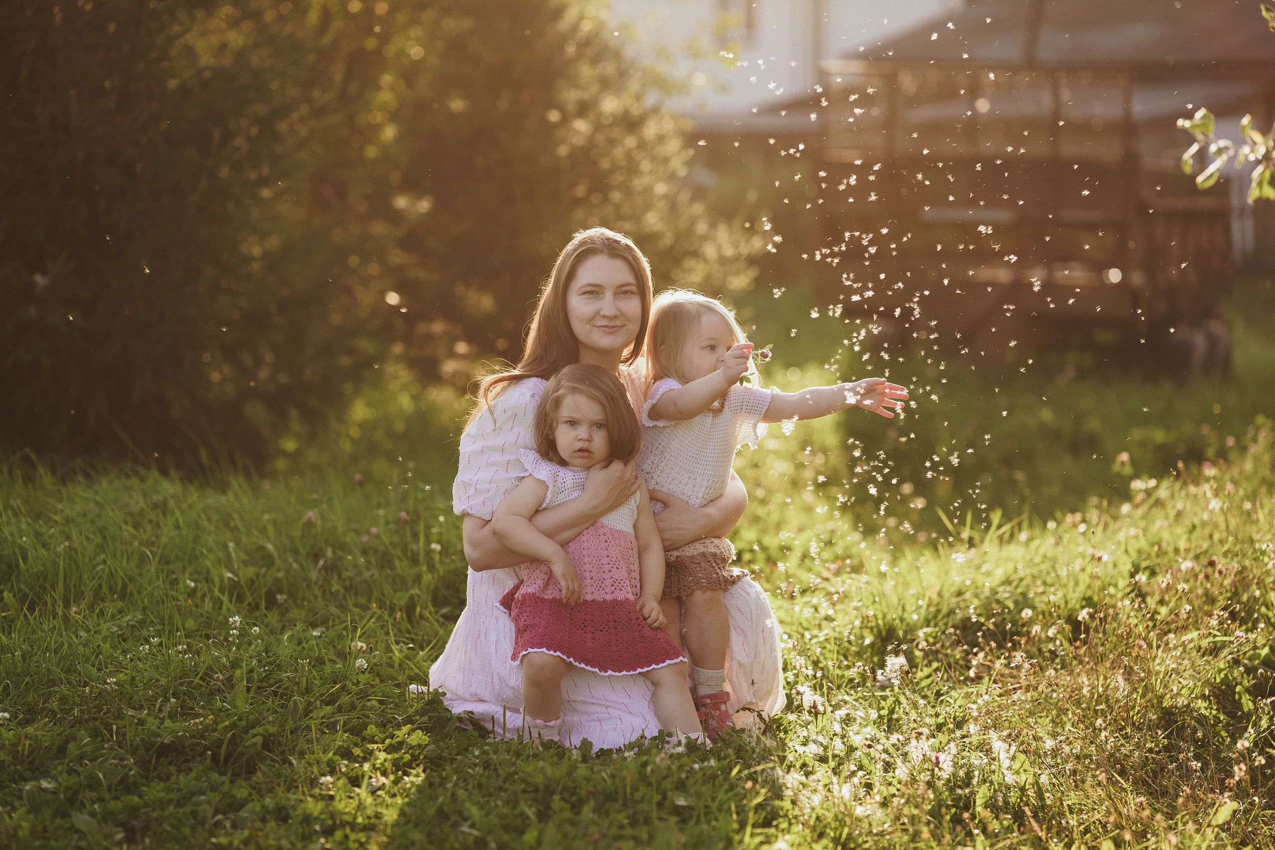 Мама с двойняшками, Костромская область. Наталья Дукалова фотограф Щелково Королев Пушкино Москва Балашиха