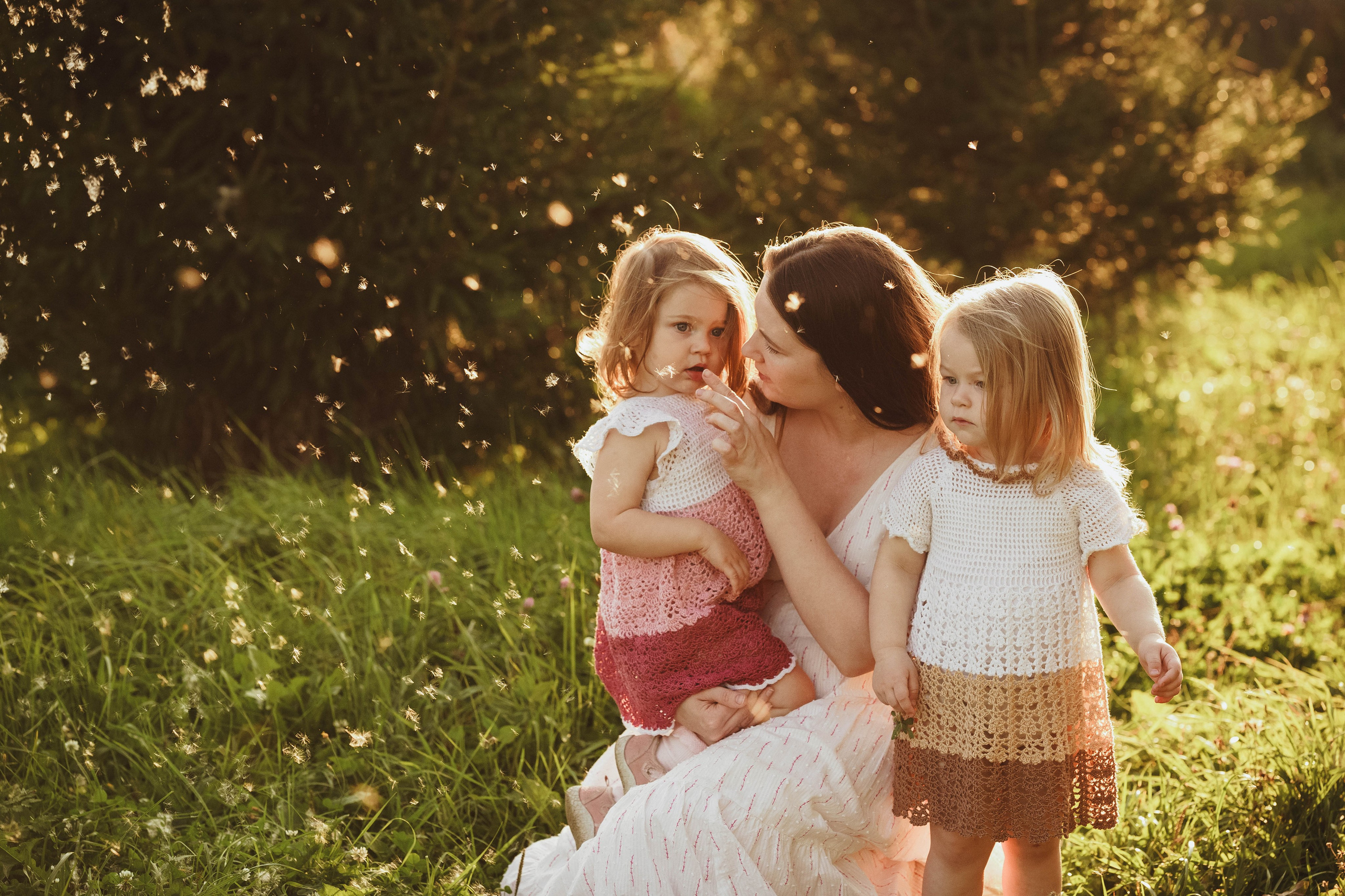 Мама с двойняшками, Костромская область. Наталья Дукалова фотограф Щелково Королев Пушкино Москва Балашиха