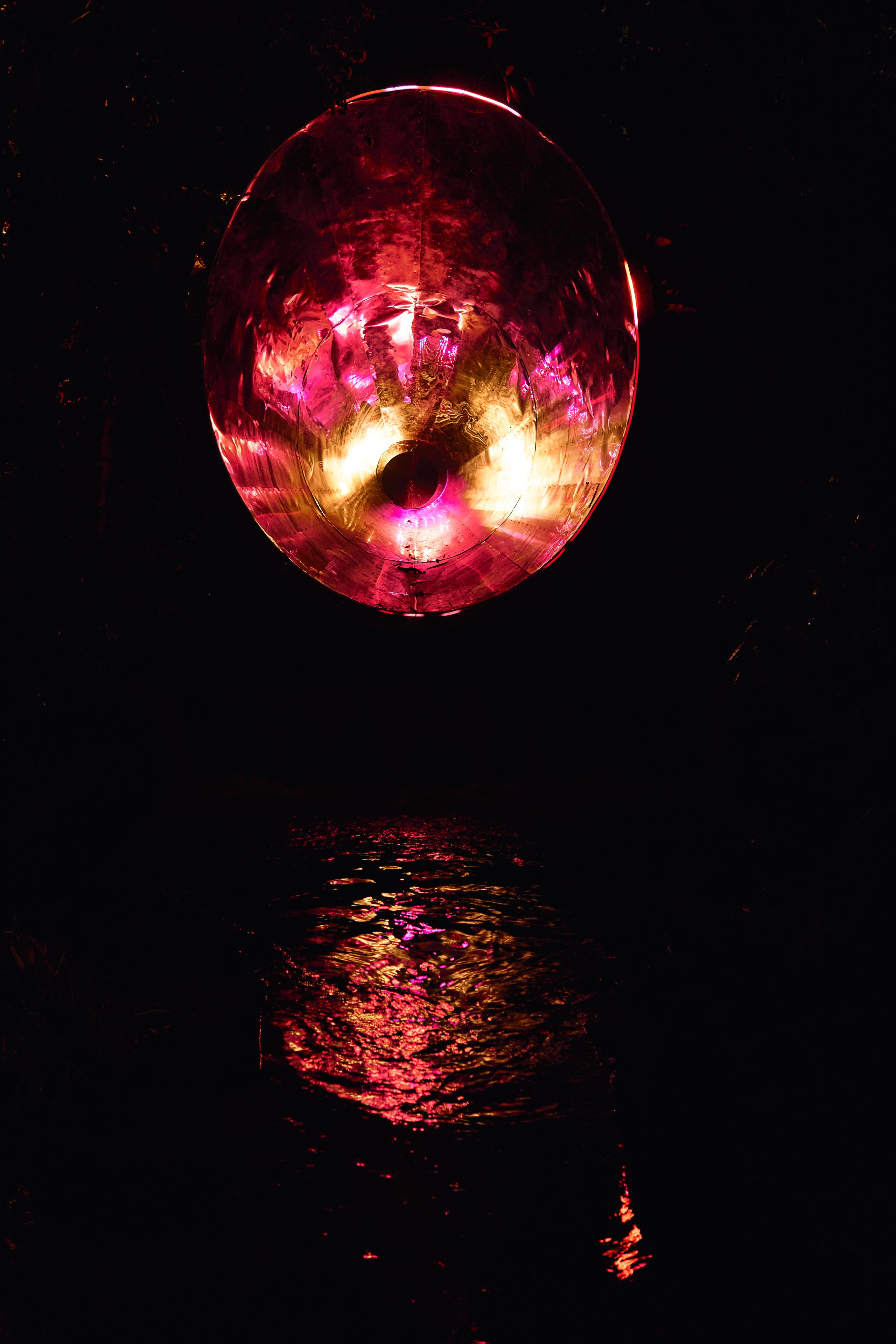 NuanuNight. See the moment and catche. commercial and reportage