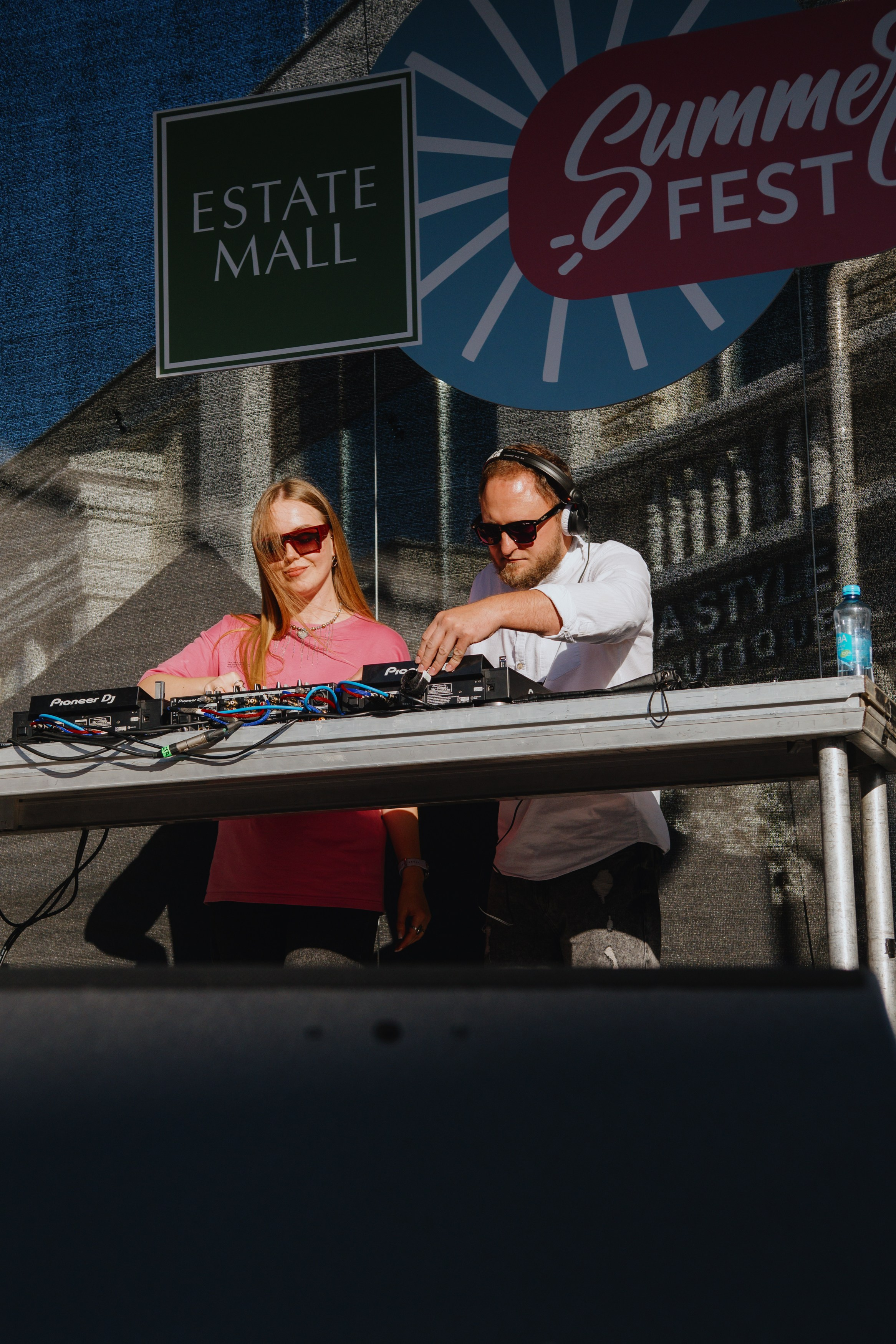 EstateMall SUMMER FEST. Бэкстейдж и репортажный фотограф в Москве Артем Онацко