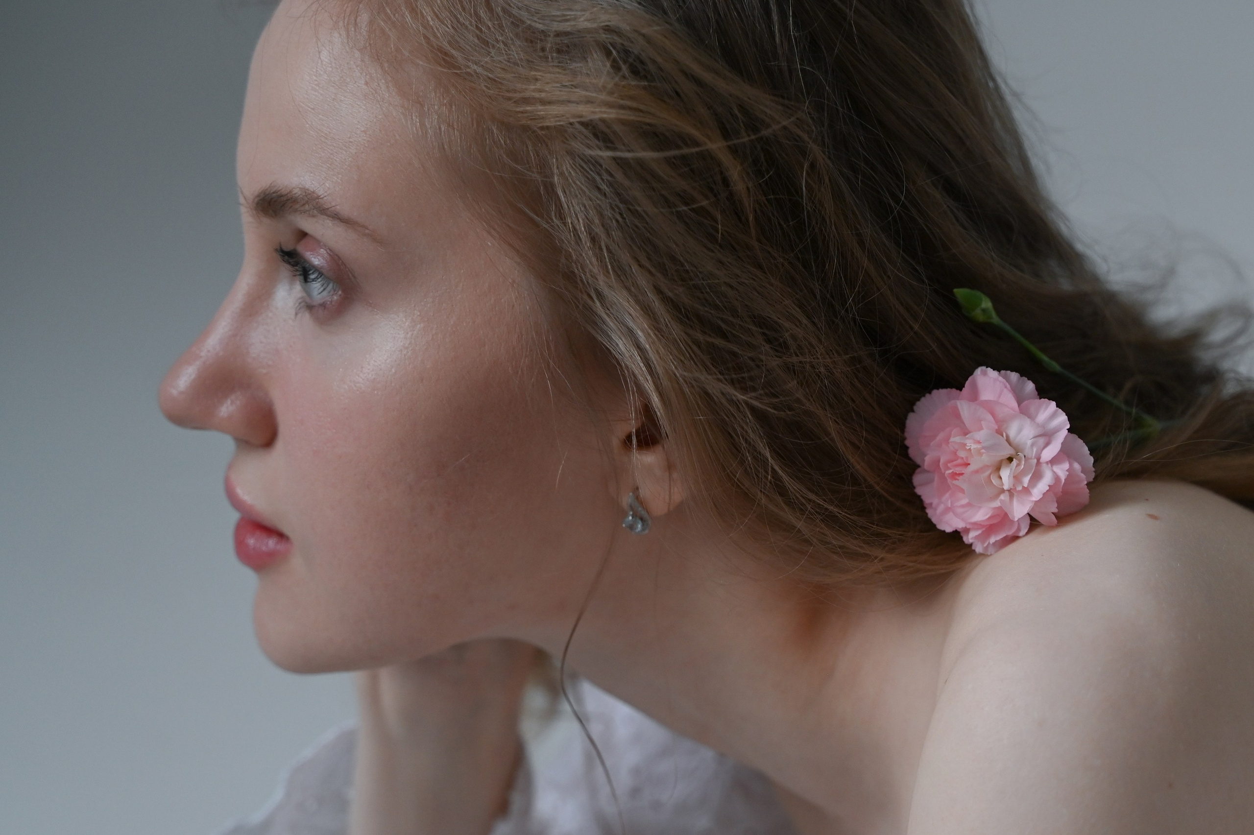 Женская фотосессия с цветами. Портретный фотограф в Москве Казьмина Олеся