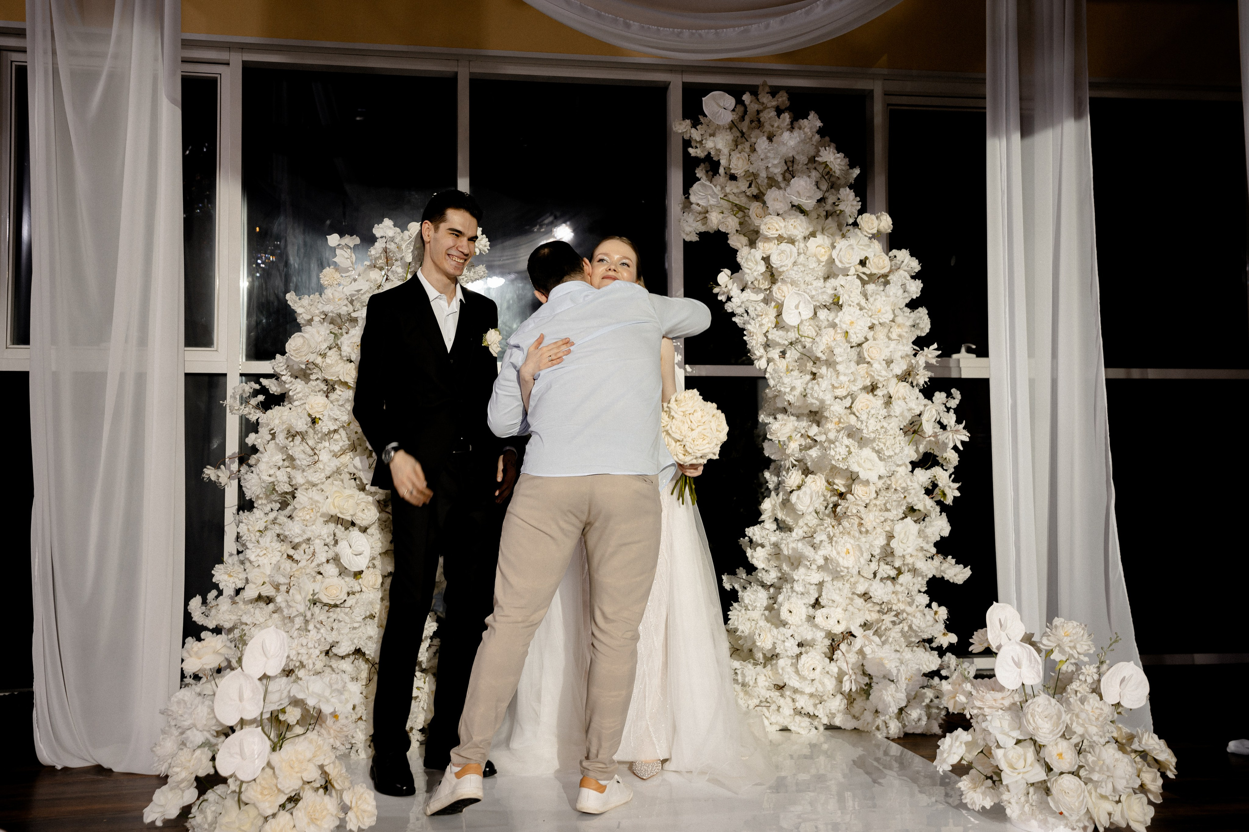 СВАДЕБНАЯ СЬЕМКА СБОРОВ В ОТЕЛЕ И ВЫЕЗД НА ЦЕРЕМОНИЮ (СНЯТО В СИБИРЕ В НИЖНЕВАРТОВСКЕ). Профессиональный фотограф, Санкт-Петербург — Виктория Богомолова