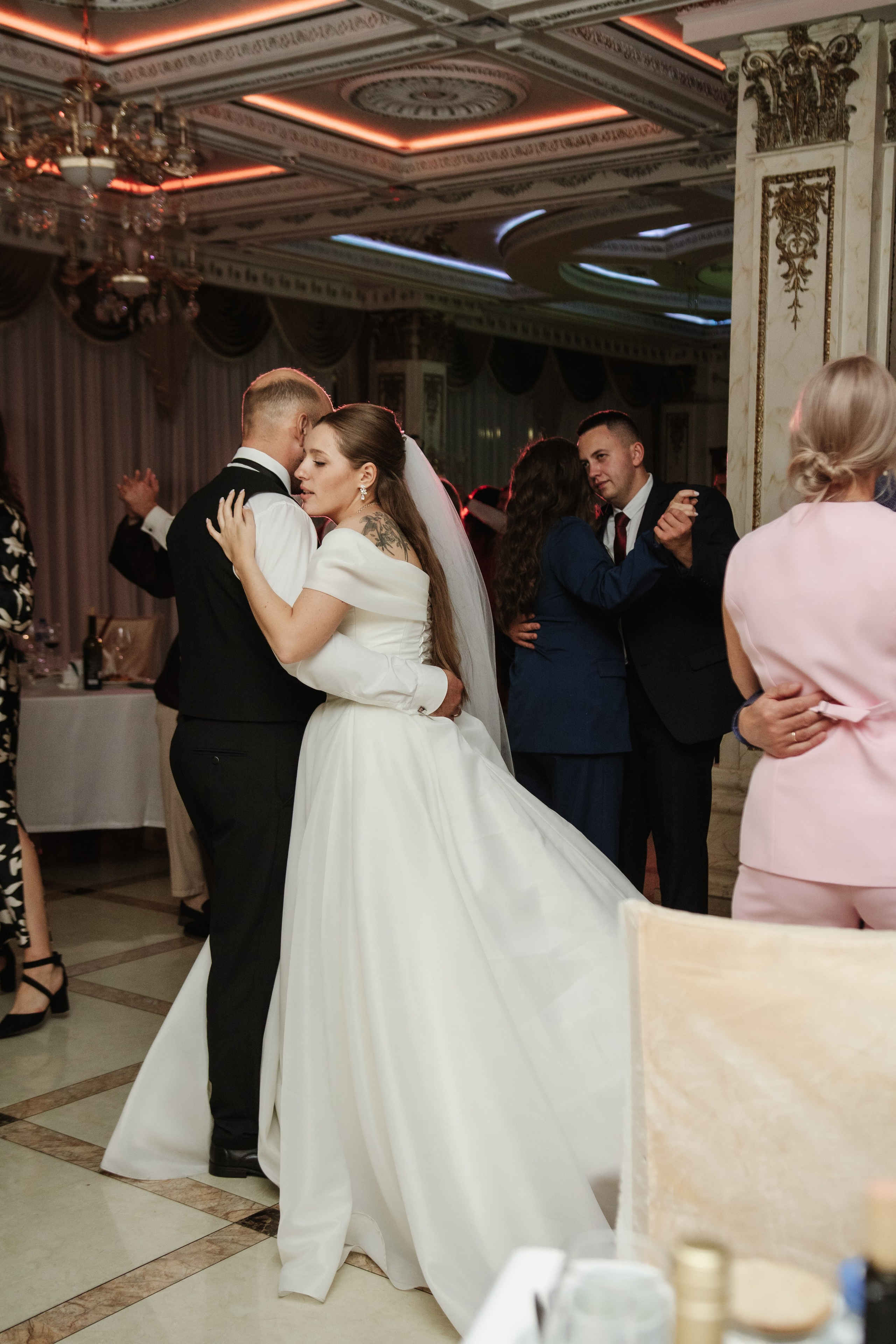 Яна и Артур банкетный зал «Император». Фотограф Новосибирск