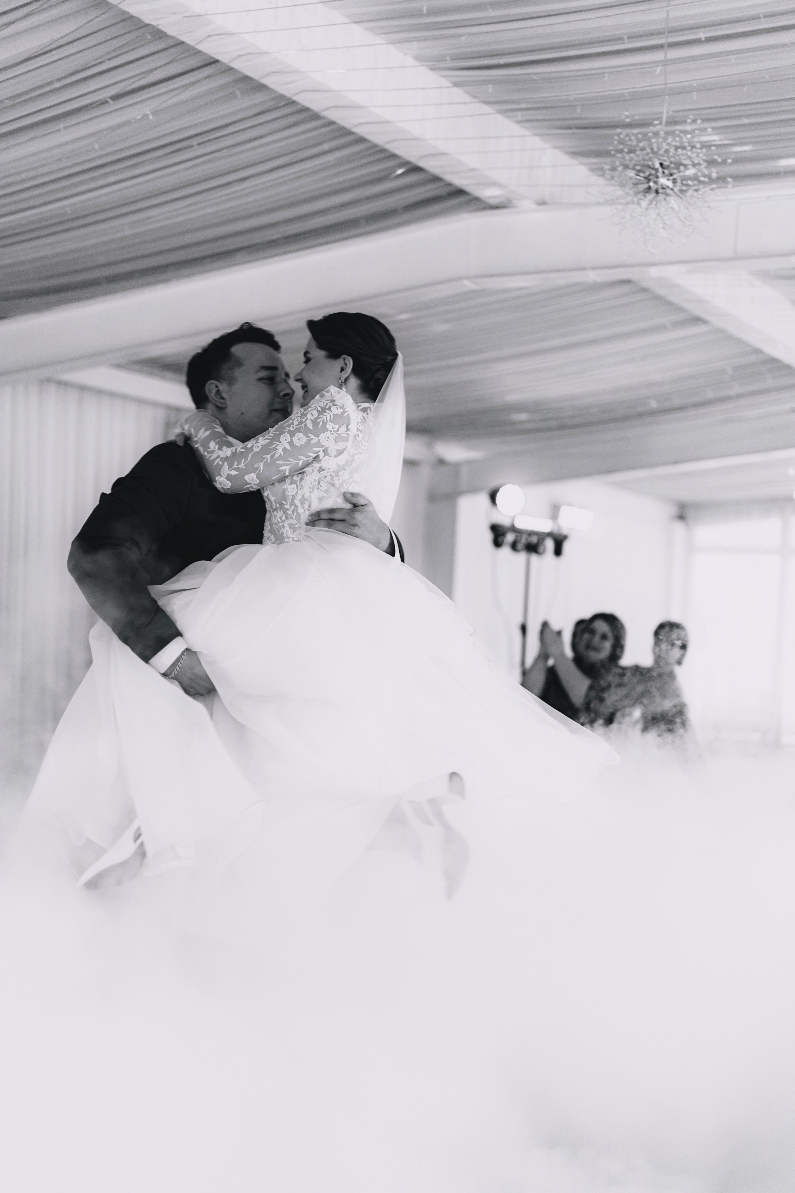 А ВНУТРИ — УРАГАН