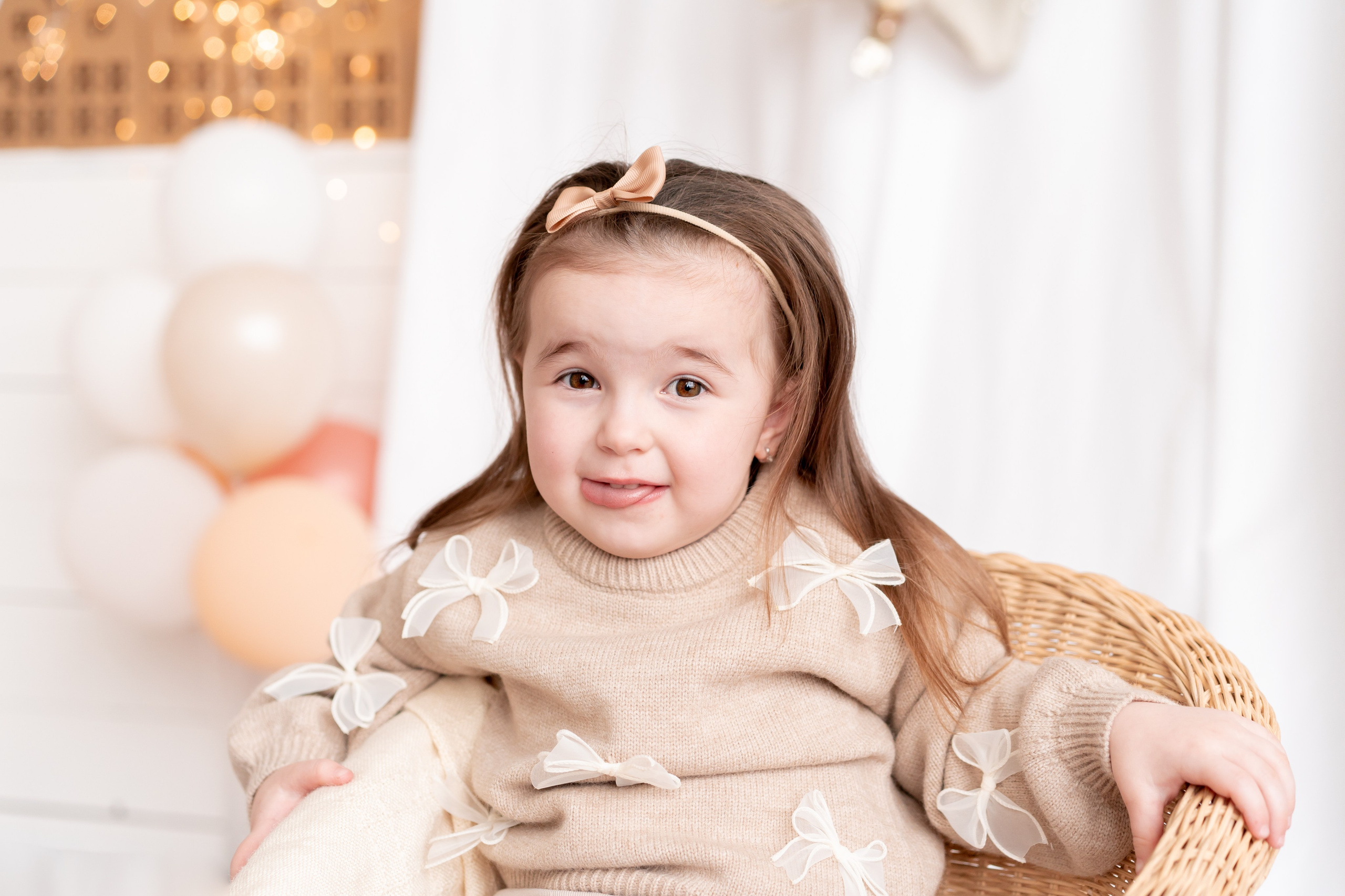 С Днём Рождения ребенка, портрет. Детская, семейная фотостудия в Санкт-Петербурге