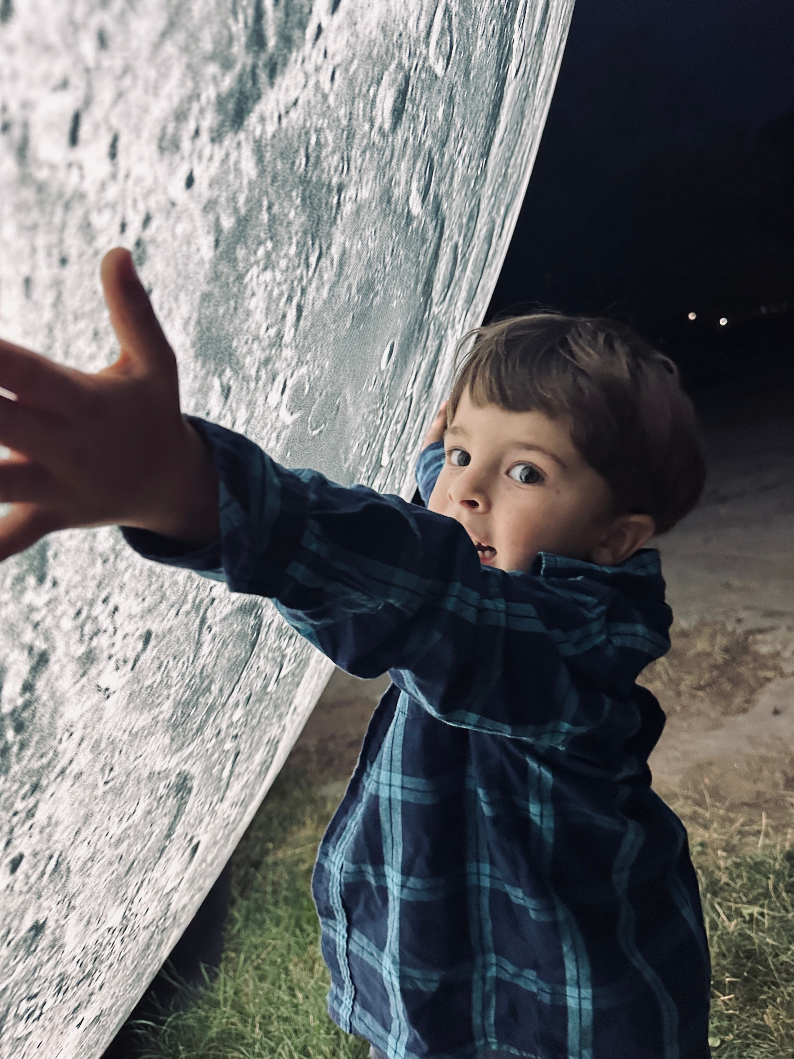 Дети. Смотри, красота!