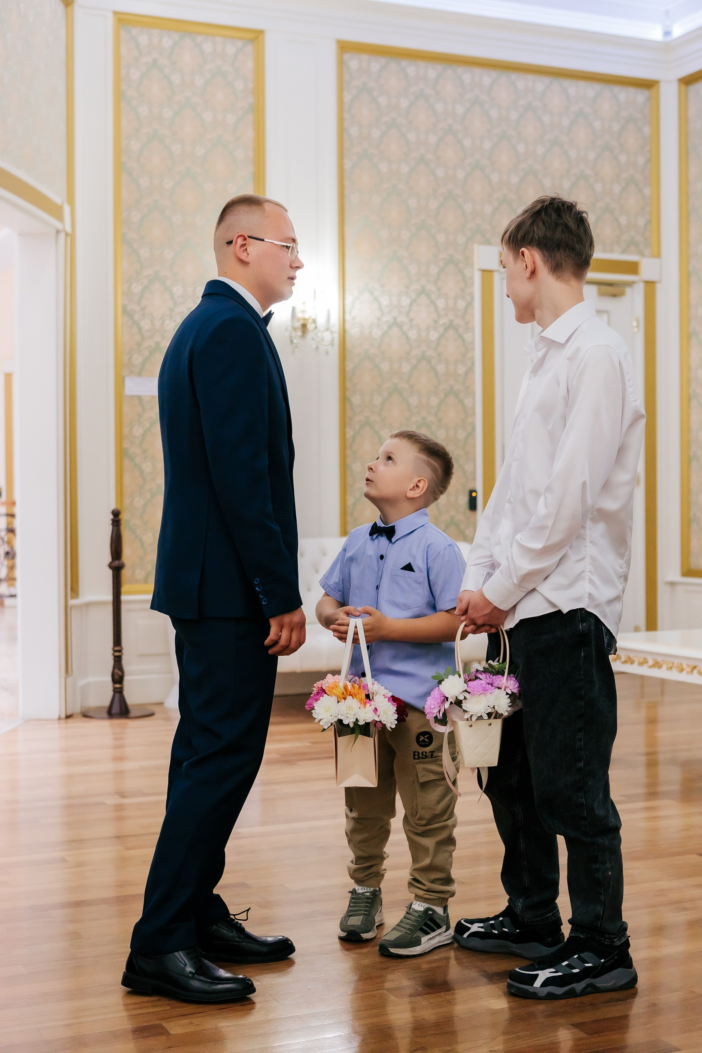 ЗАГС на Малыгина. Фотограф Илья Силин