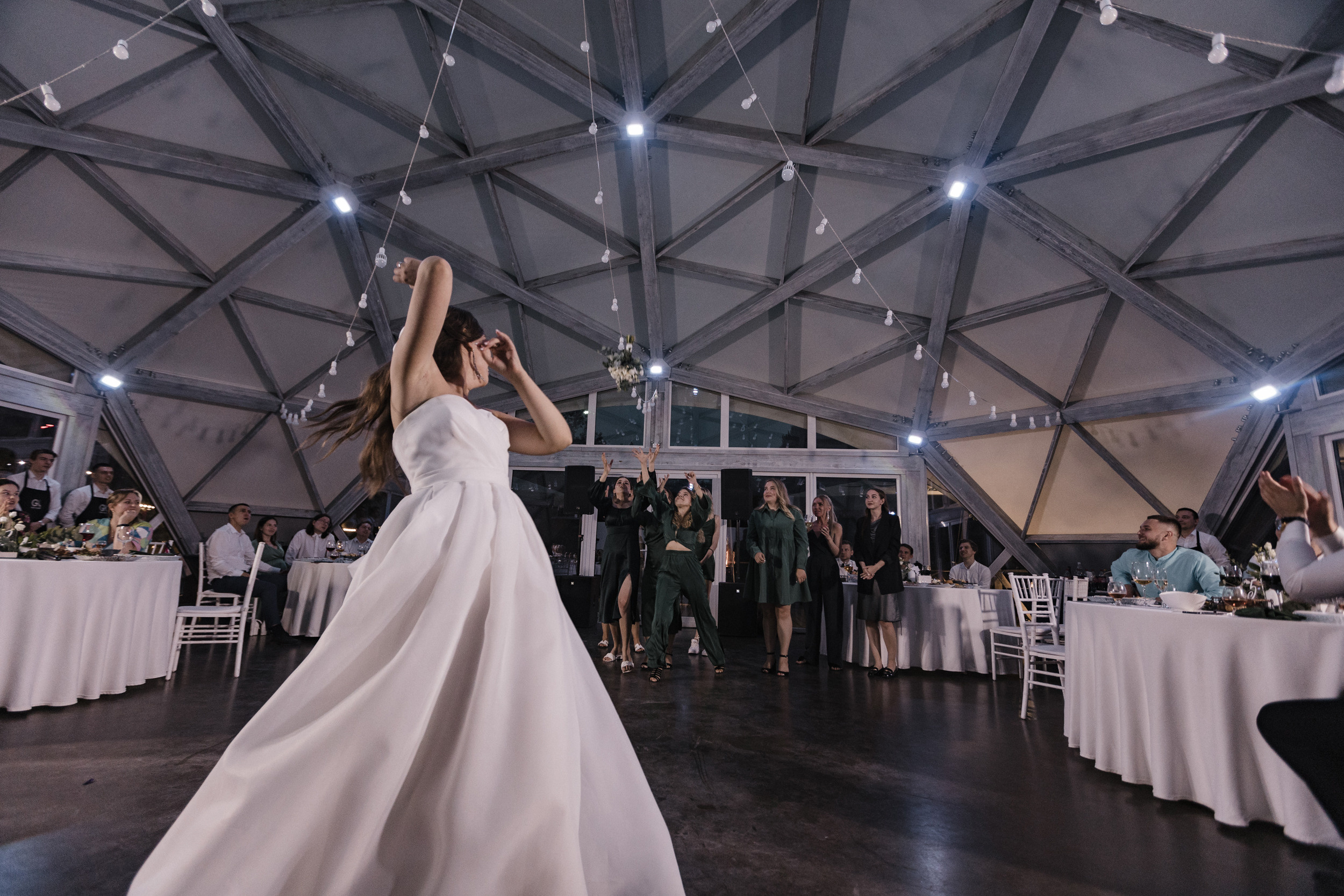 Leo + Liza. Антон Айрис | Anton Iris — стильно сниму твою свадьбу и депрессию