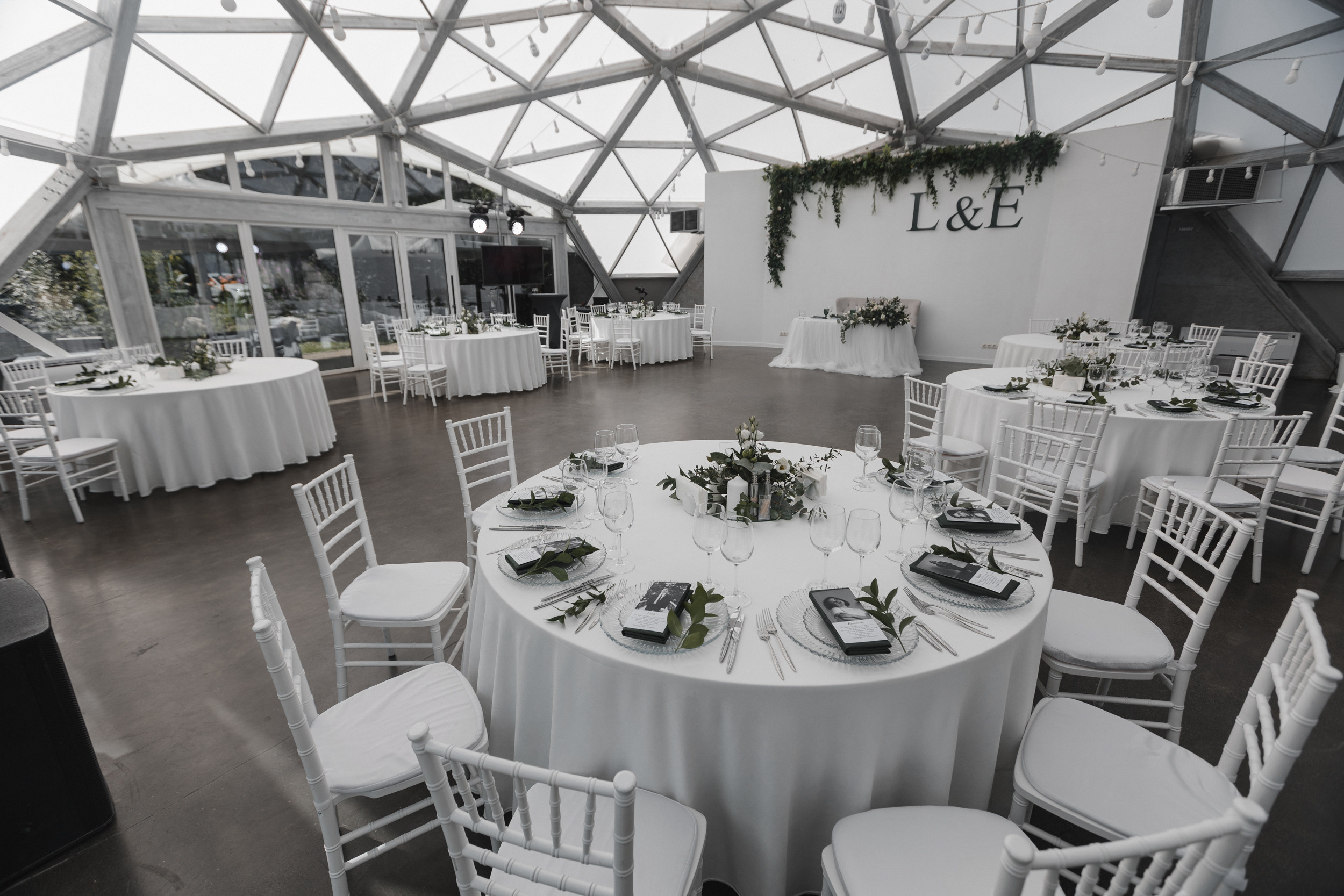 Leo + Liza. Антон Айрис | Anton Iris — стильно сниму твою свадьбу и депрессию