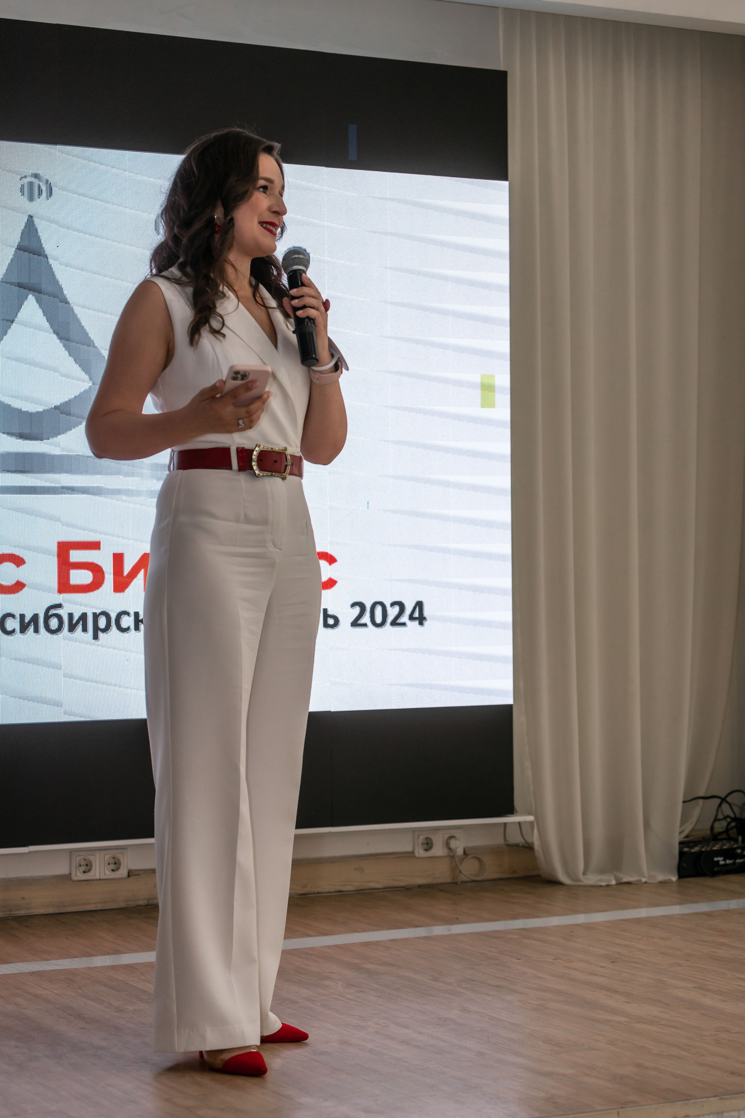 МИССИС БИЗНЕСС 2024. Репортажный фотограф в Новосибирске