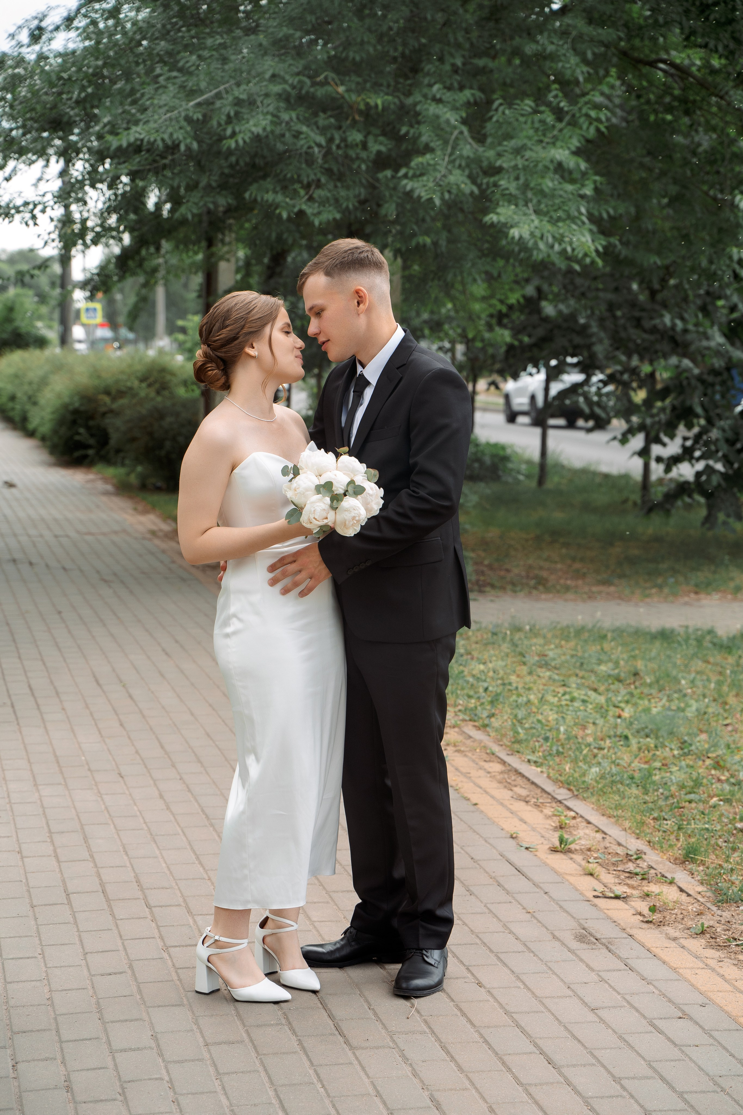 У загса. Фотограф Мария Зайчик