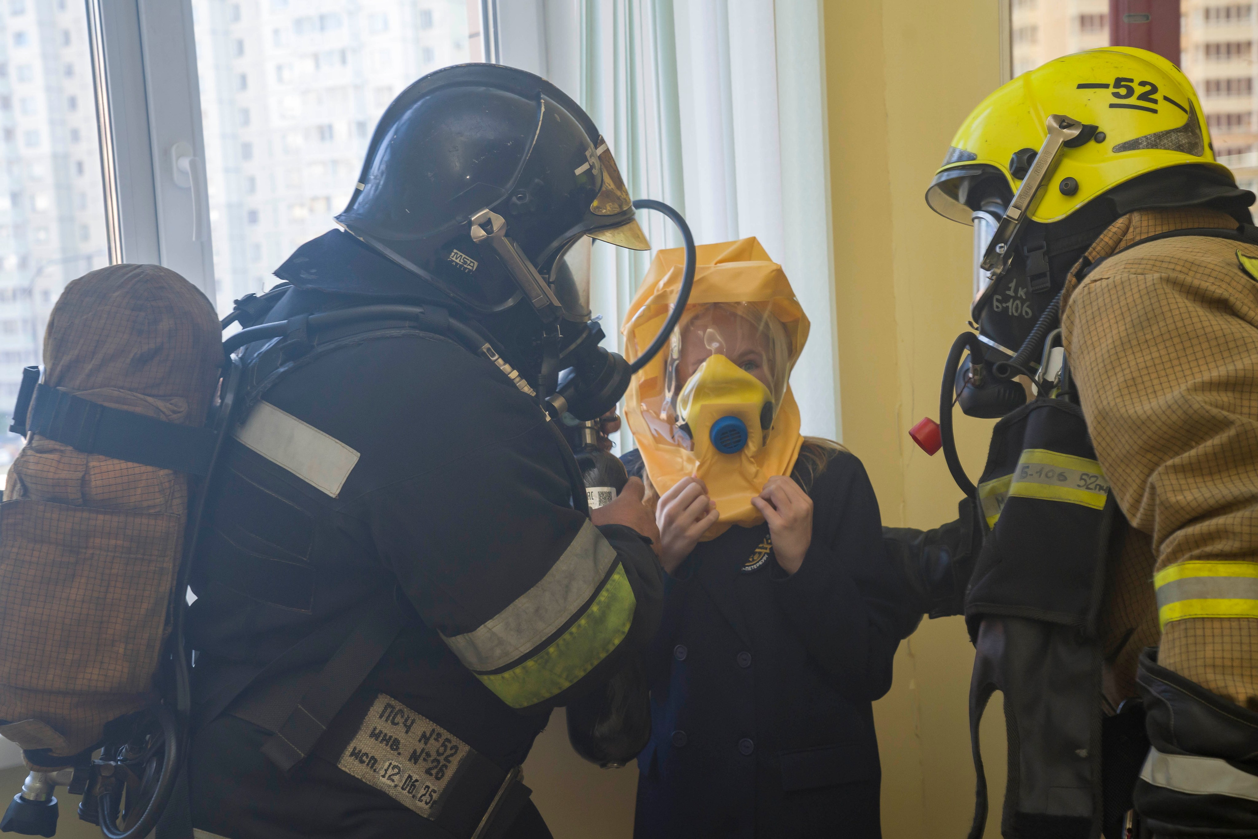МЧС тренировка эвакуации в школе. Фотограф в Санкт-Петербурге. Репортажная и все съёмки для бизнеса