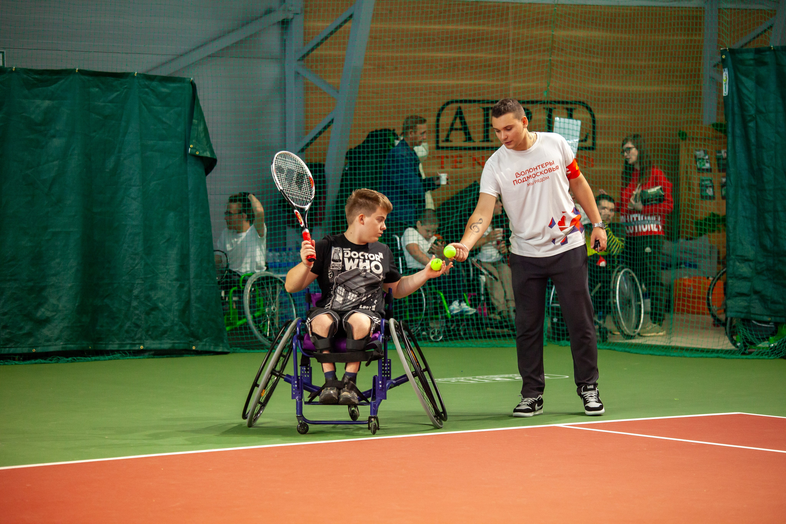 Турнир по теннису на колясках. Репортажный, семейный, свадебный, портретный фотограф