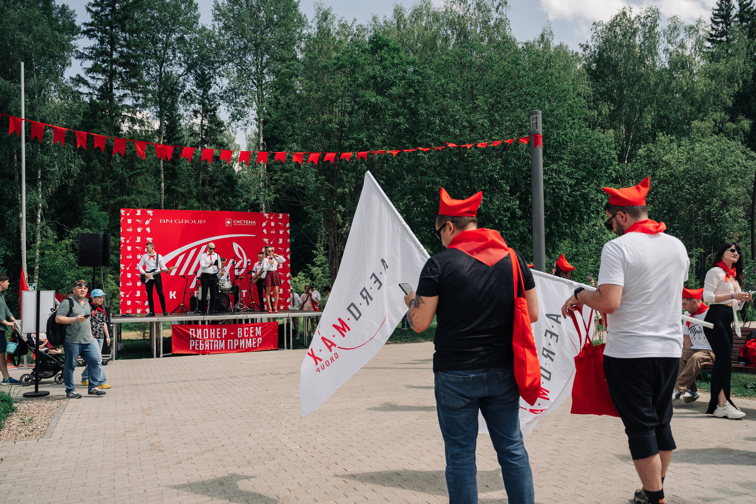 Пионерский «СУББОТНИК» в COSMOS Collection Изумрудный лес. Свадебный и семейный фотограф в Москве и МО Геннадий Туманцев