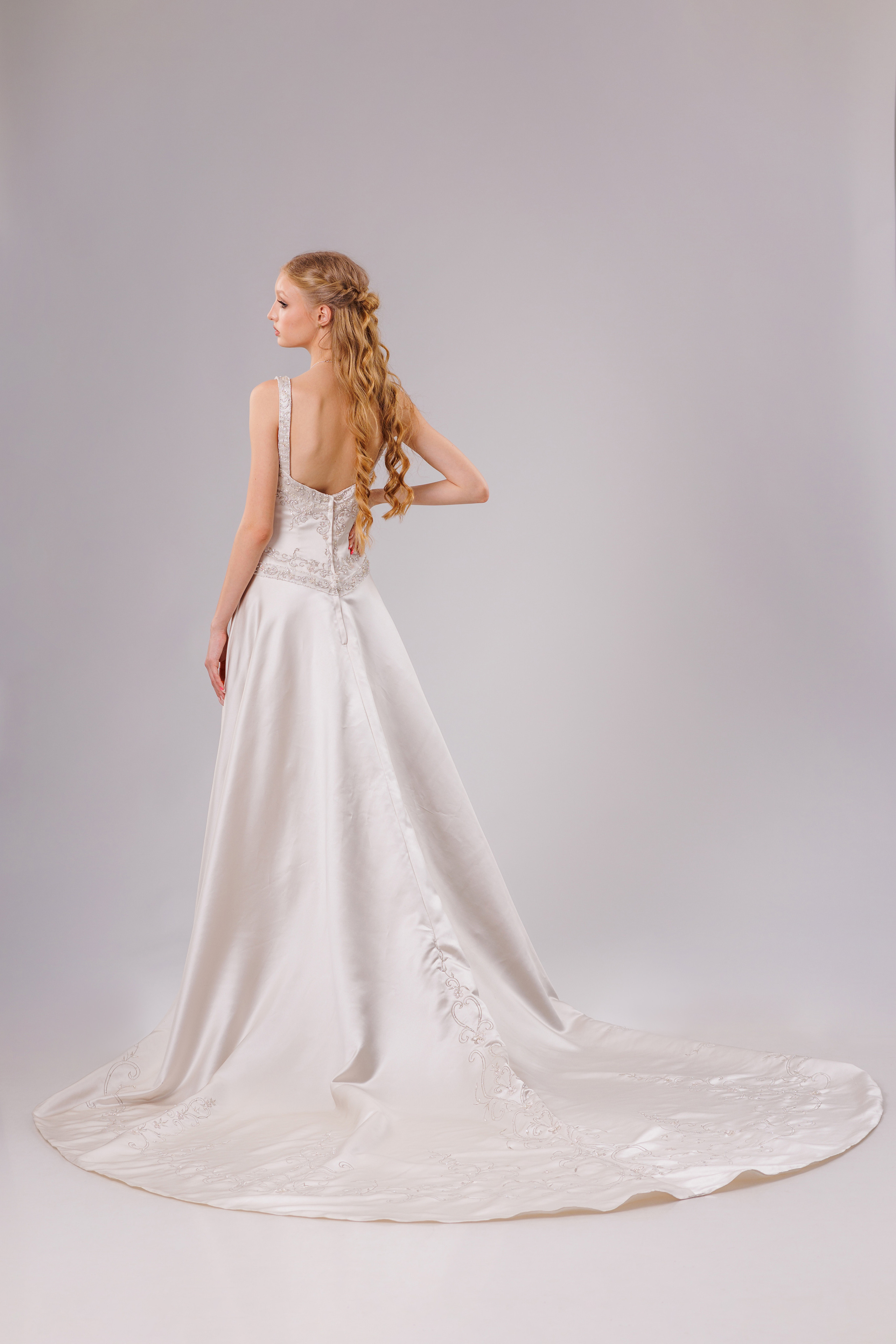 Съёмка платьев. Коммерческий фотограф Андрей Тремасов