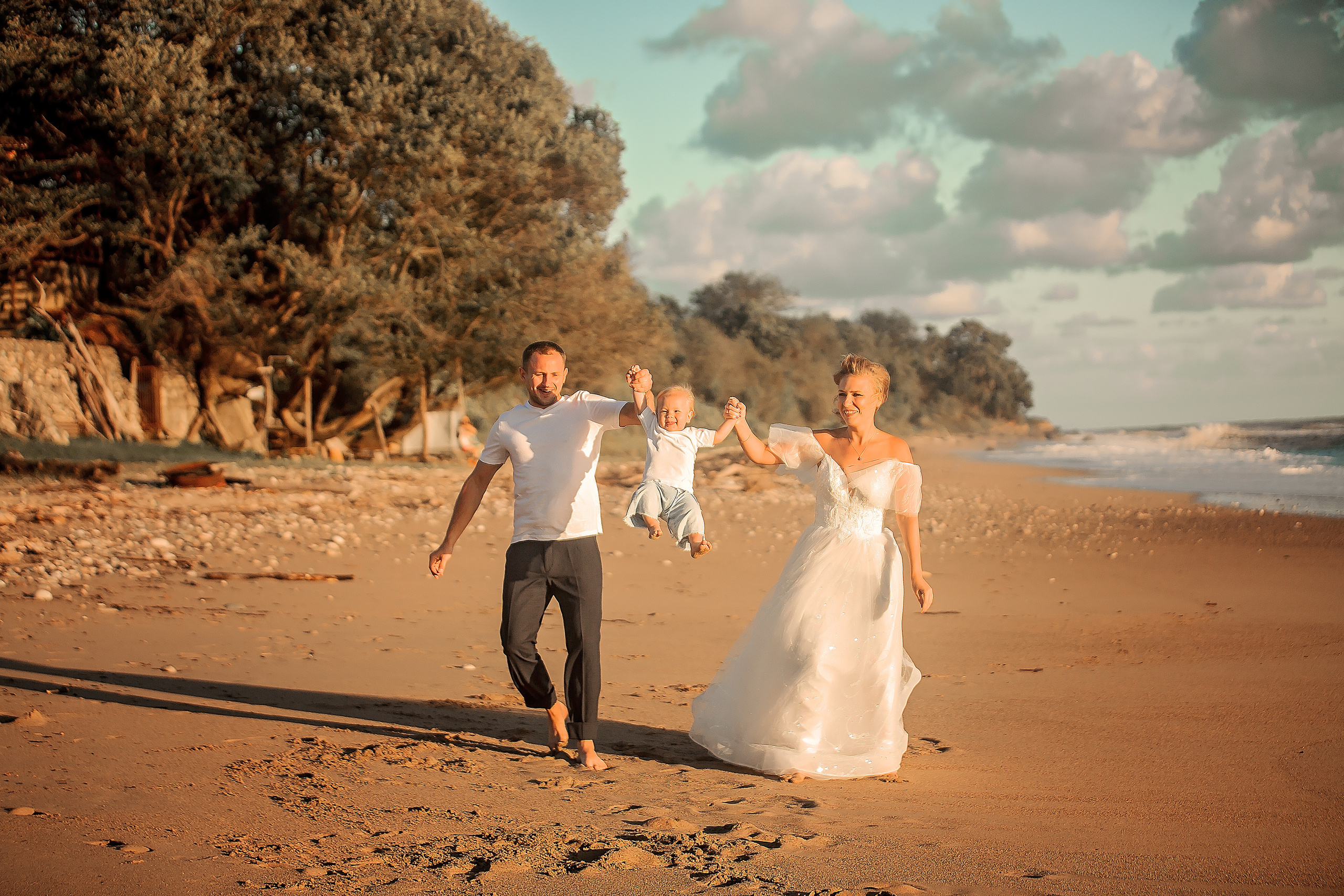 Свадебная сказка. Свадебный и семейный фотограф в Абхазии Эля Цишба