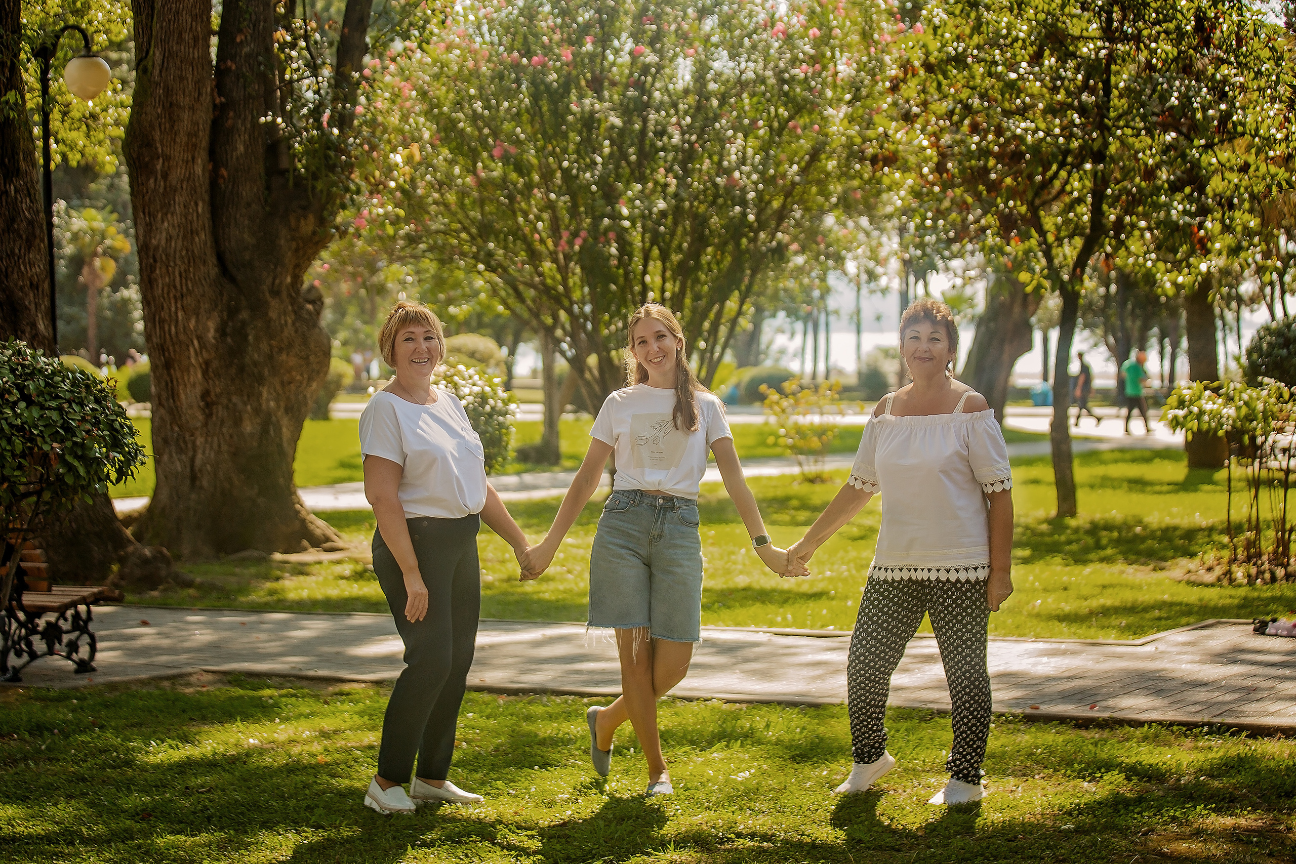 Прогулка по Сухумской Набережной. Свадебный и семейный фотограф в Абхазии Эля Цишба