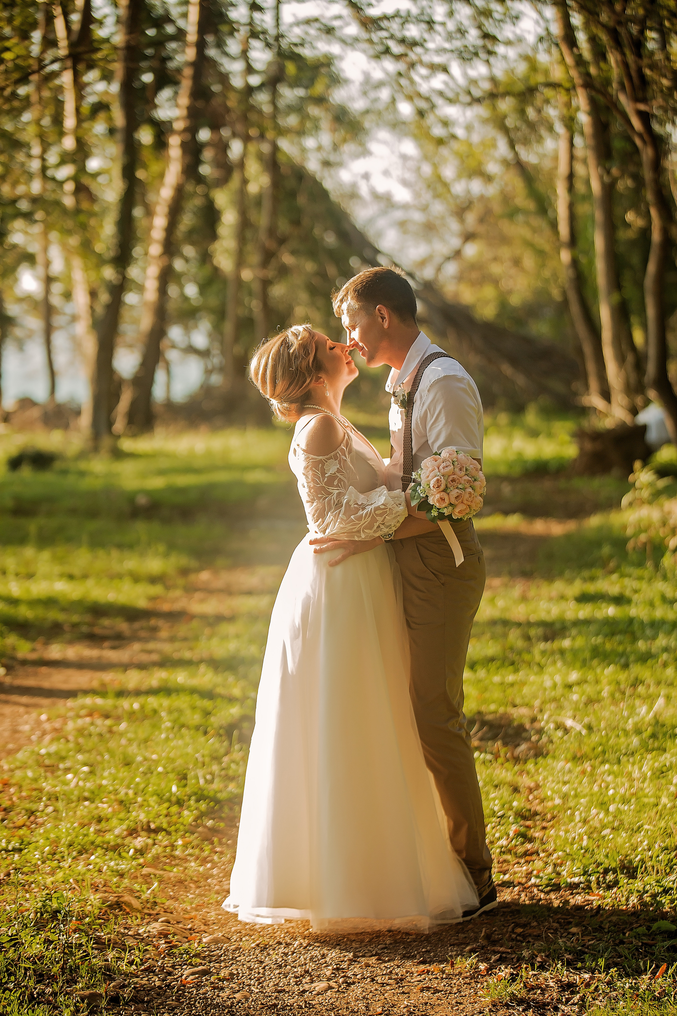 Свадебная фотоистория. Свадебный и семейный фотограф в Абхазии Эля Цишба