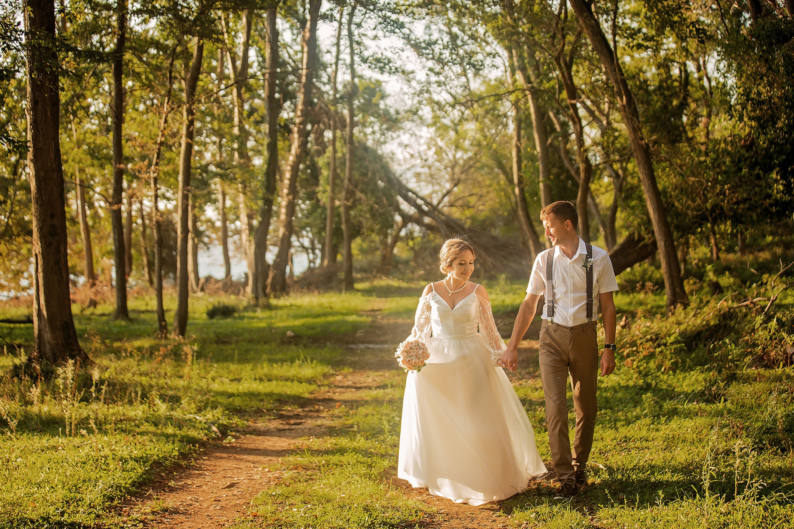 Свадебная фотоистория. Свадебный и семейный фотограф в Абхазии Эля Цишба