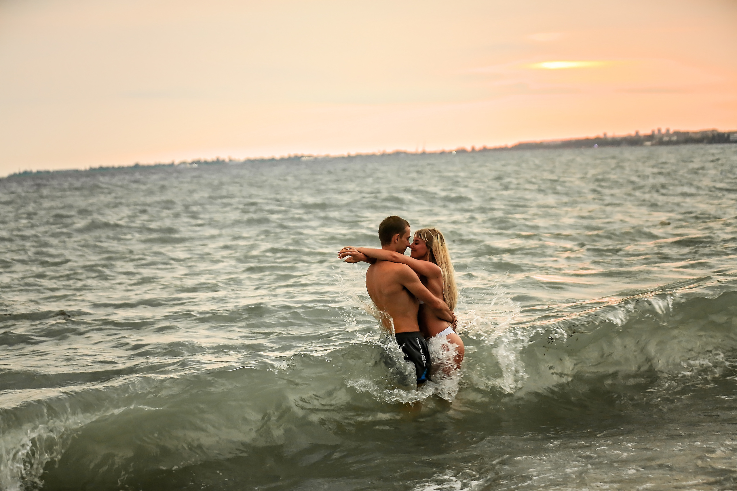 Только мы вдвоем…. Свадебный и семейный фотограф в Абхазии Эля Цишба