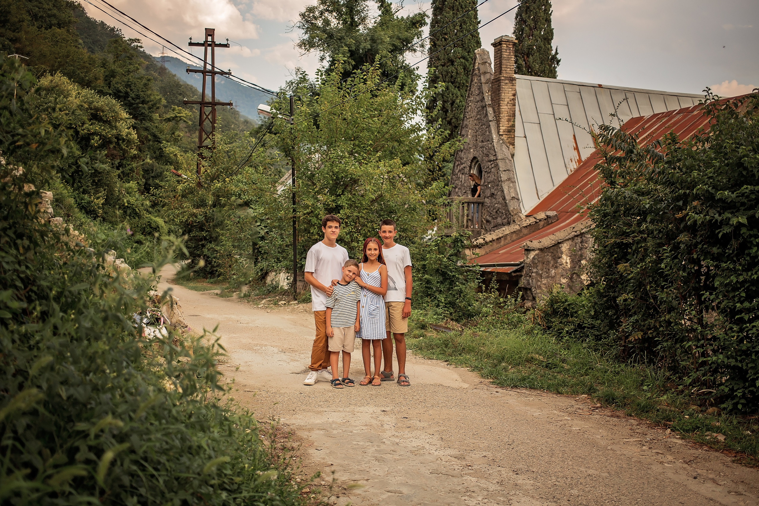 Семья на балконе Джульетты. Свадебный и семейный фотограф в Абхазии Эля Цишба