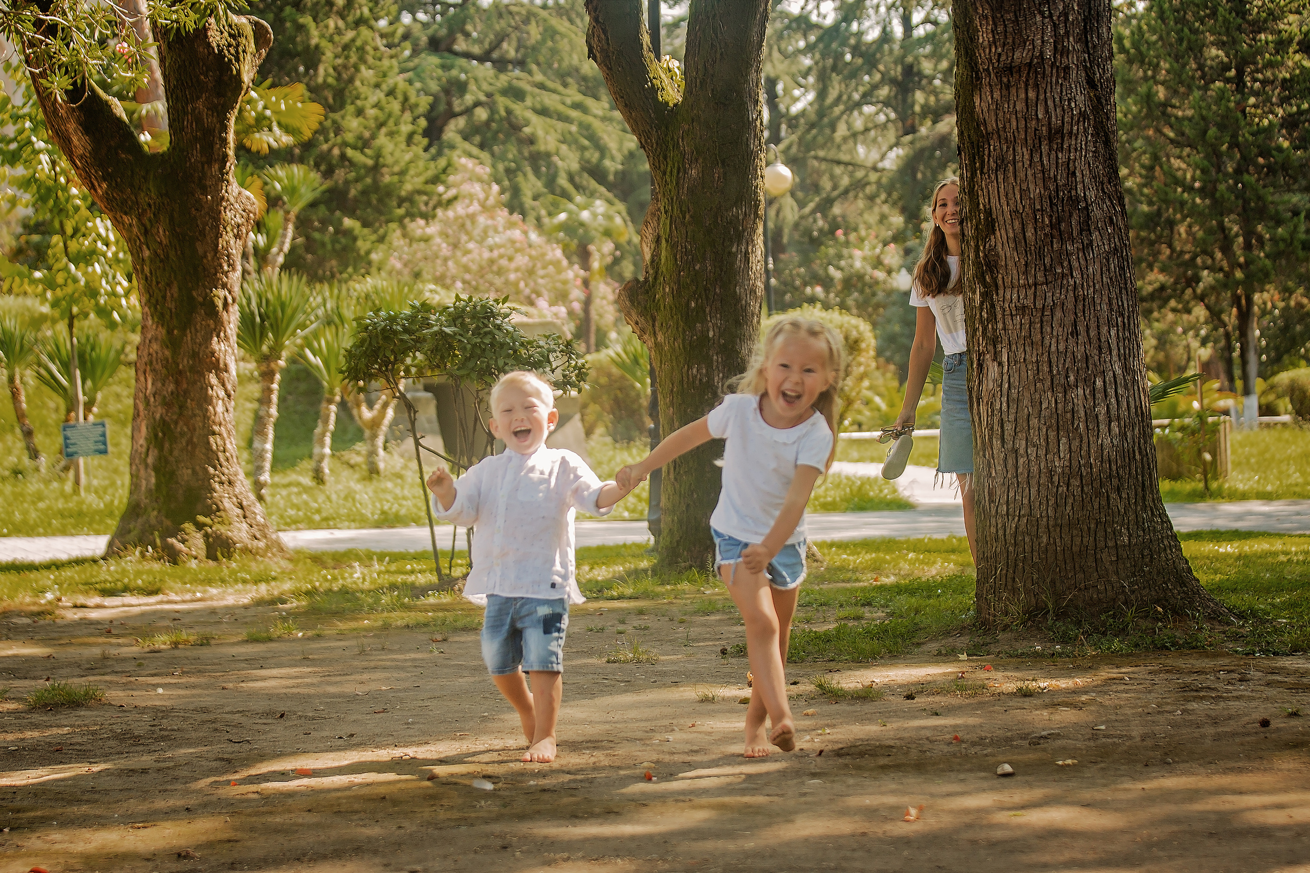 Прогулка по Сухумской Набережной. Свадебный и семейный фотограф в Абхазии Эля Цишба