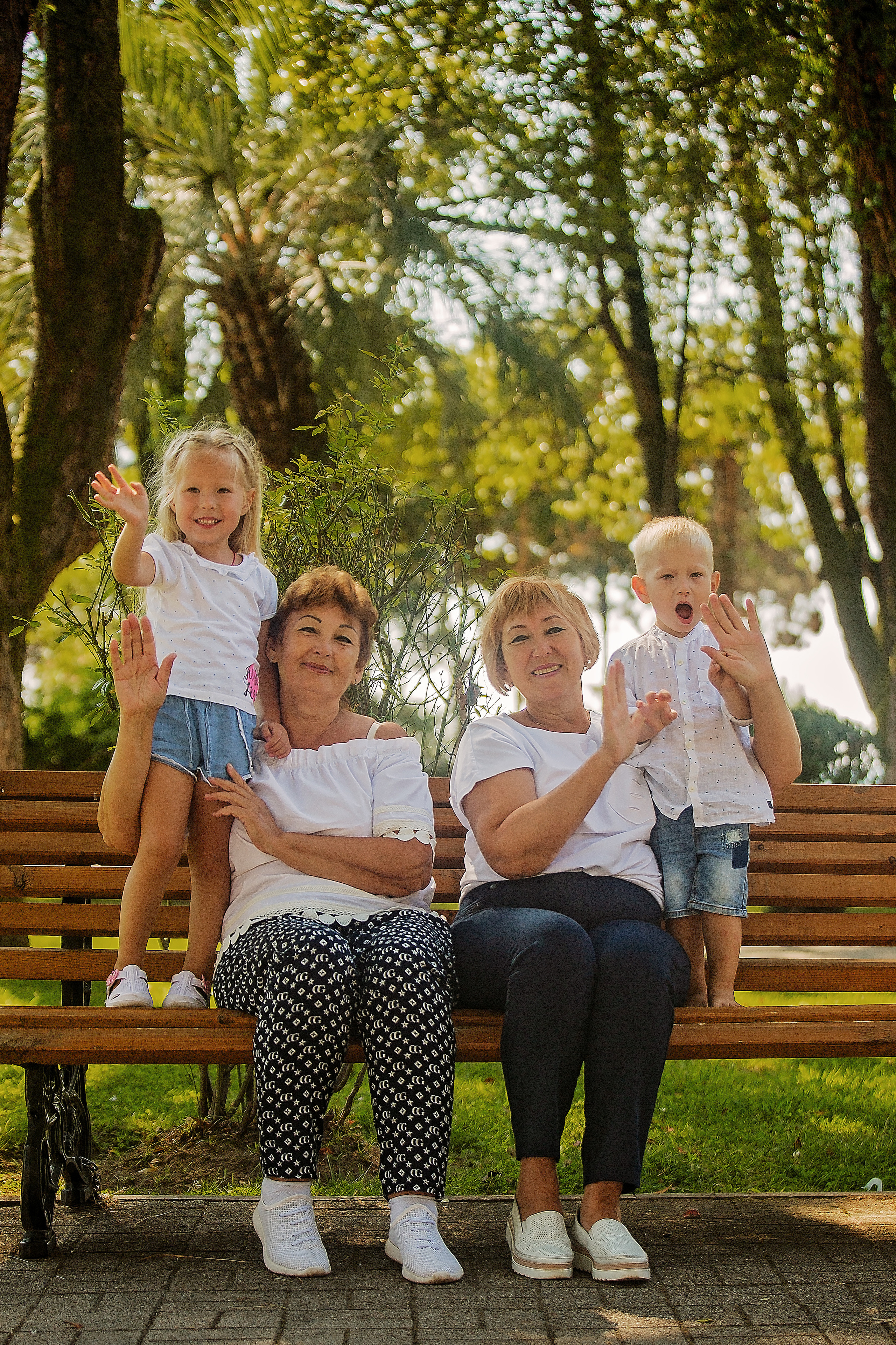 Прогулка по Сухумской Набережной. Свадебный и семейный фотограф в Абхазии Эля Цишба