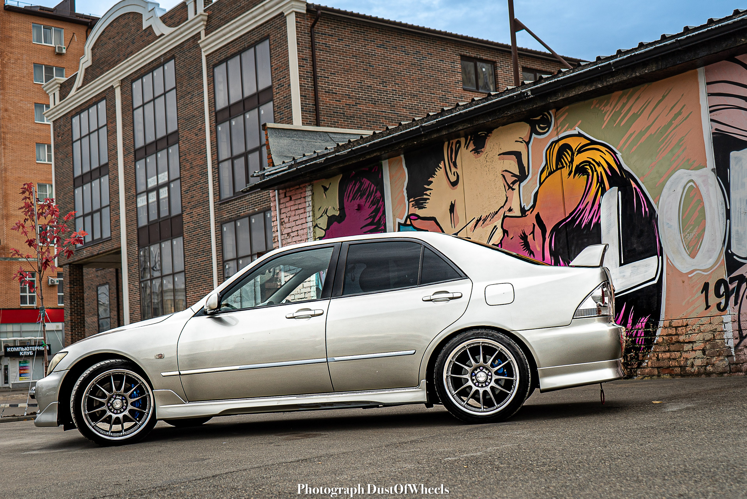 Автомобили