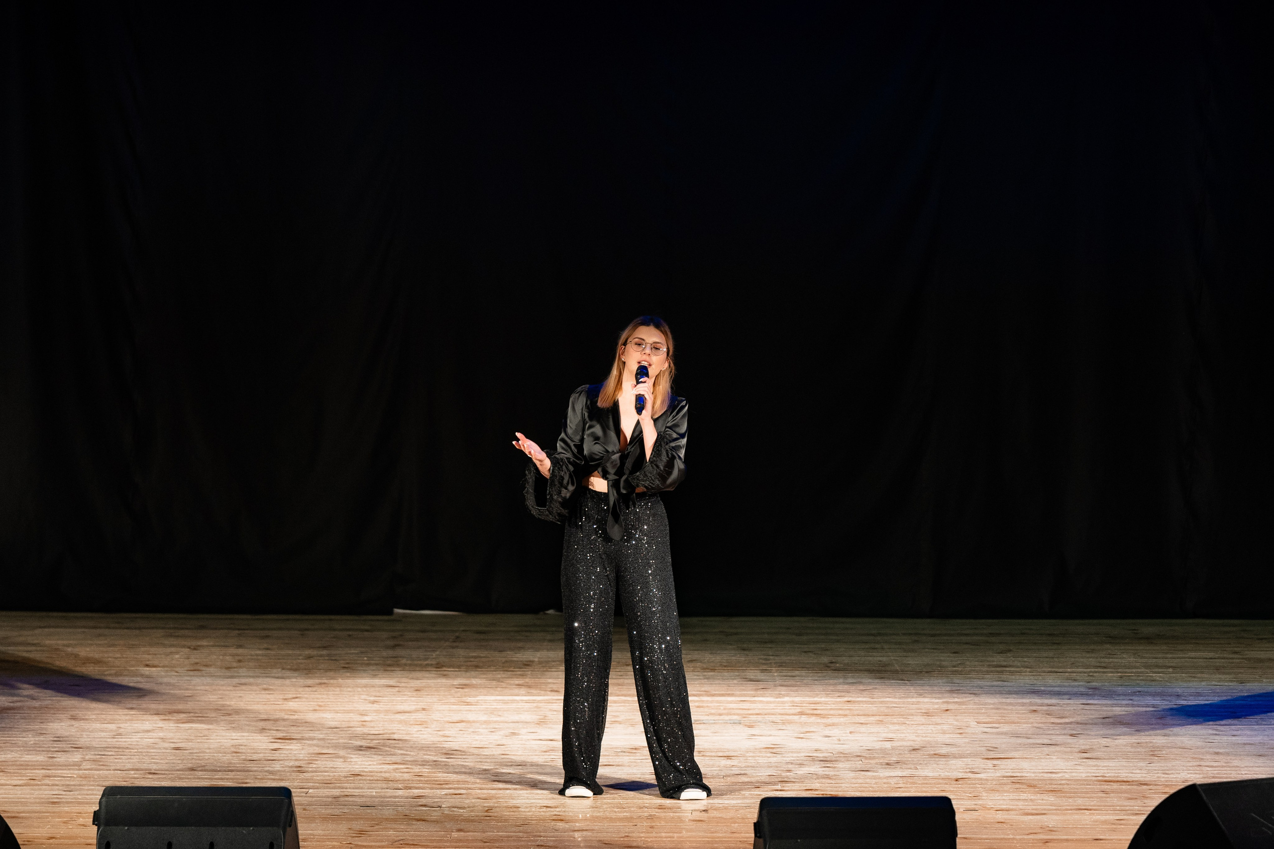 Концерт ДК Буривестник. Фотограф Никита Комаров